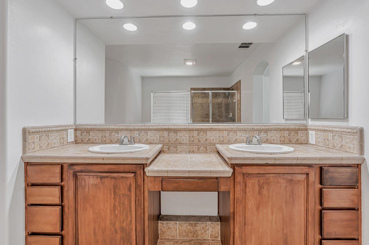 Detail Gallery Image 61 of 69 For 1619 Tumbleweed Way, Los Banos,  CA 93635 - 4 Beds | 3 Baths
