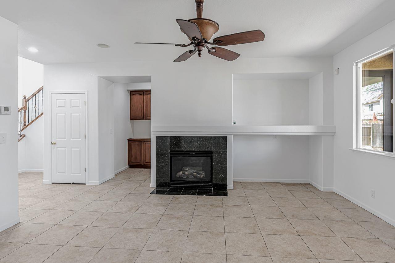 Detail Gallery Image 7 of 69 For 1619 Tumbleweed Way, Los Banos,  CA 93635 - 4 Beds | 3 Baths