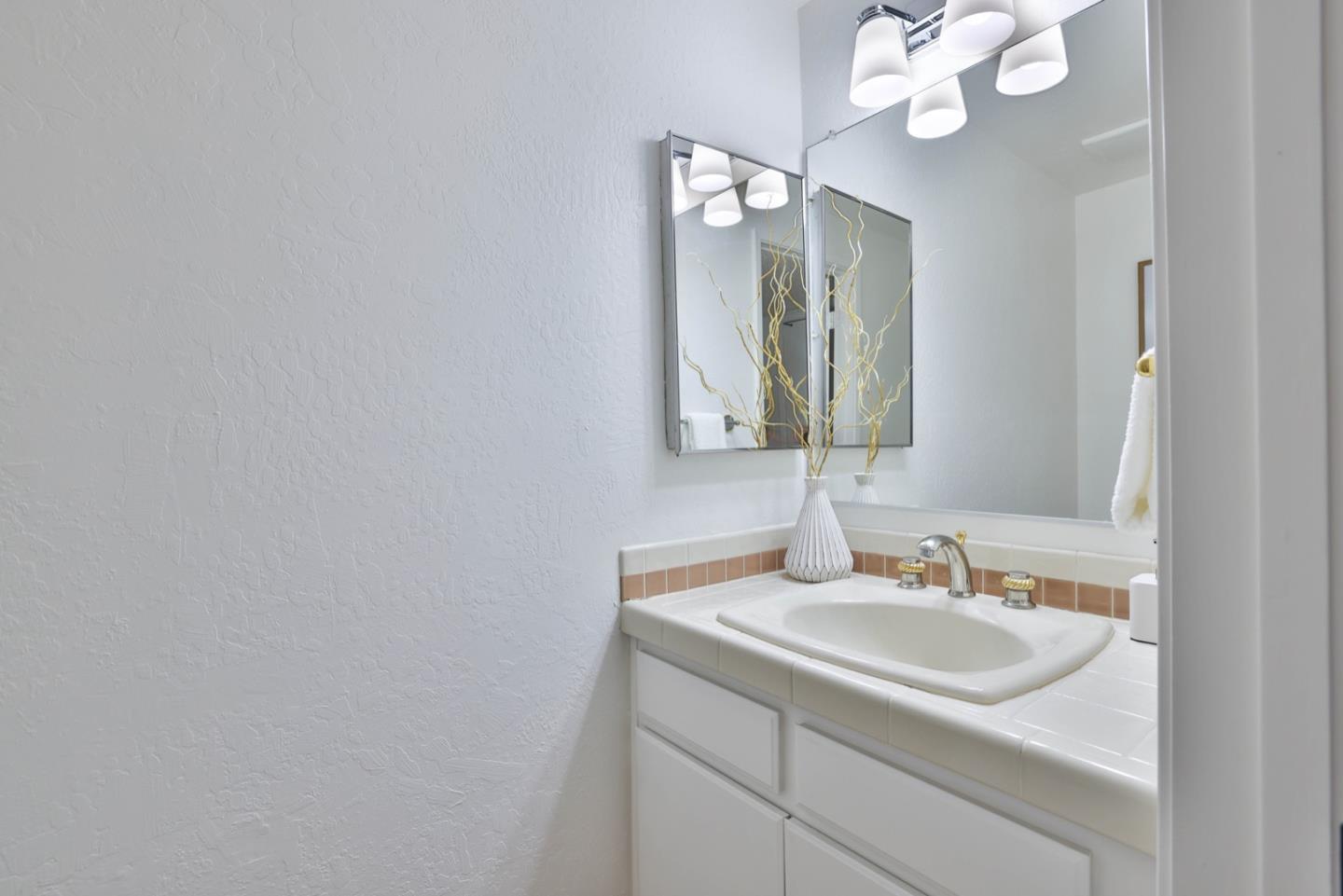 Detail Gallery Image 17 of 32 For 1327 Star Bush Ln, San Jose,  CA 95118 - 2 Beds | 1/1 Baths