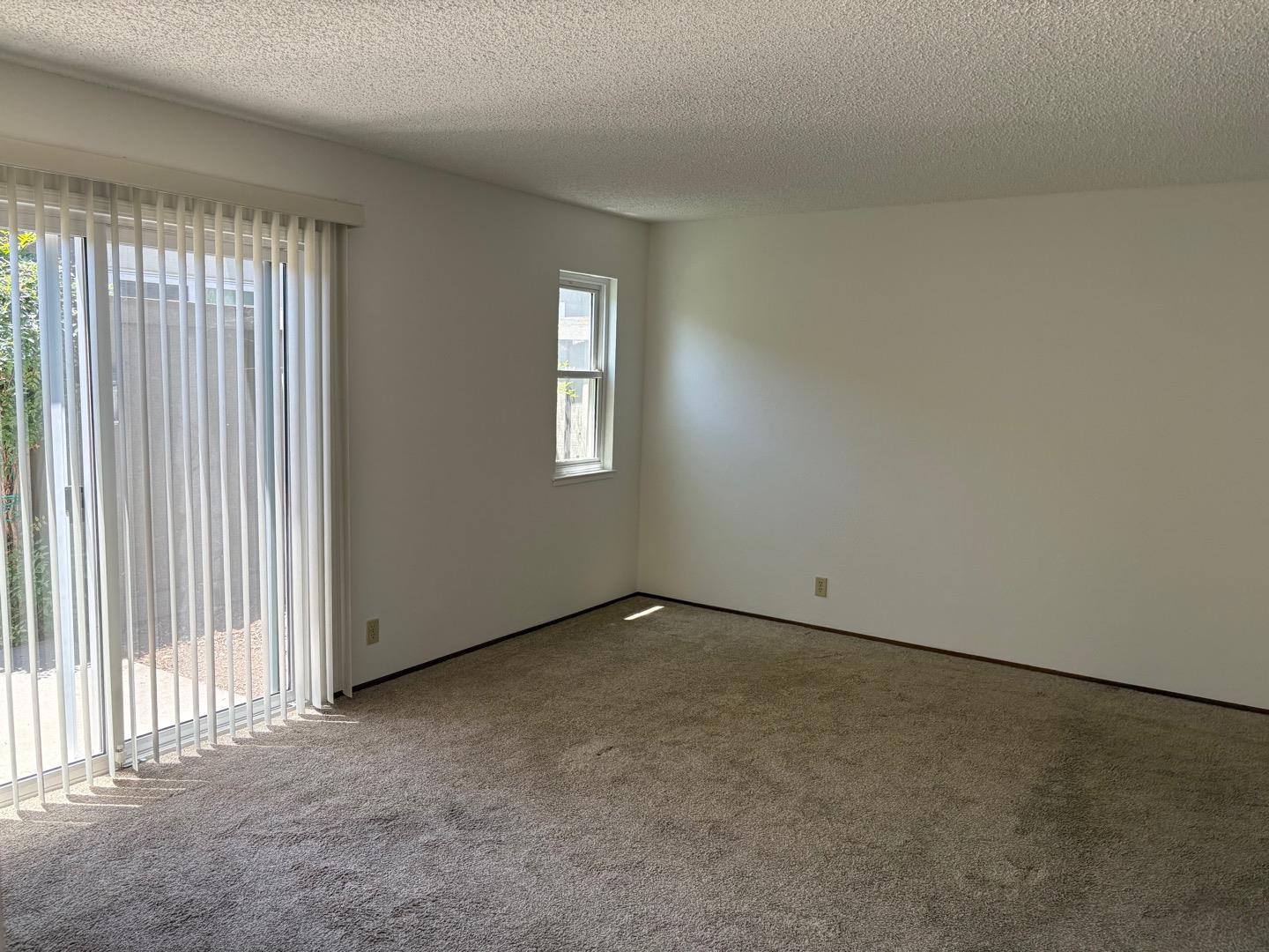 Detail Gallery Image 5 of 7 For 1327 Star Bush Ln, San Jose,  CA 95118 - 2 Beds | 1/1 Baths