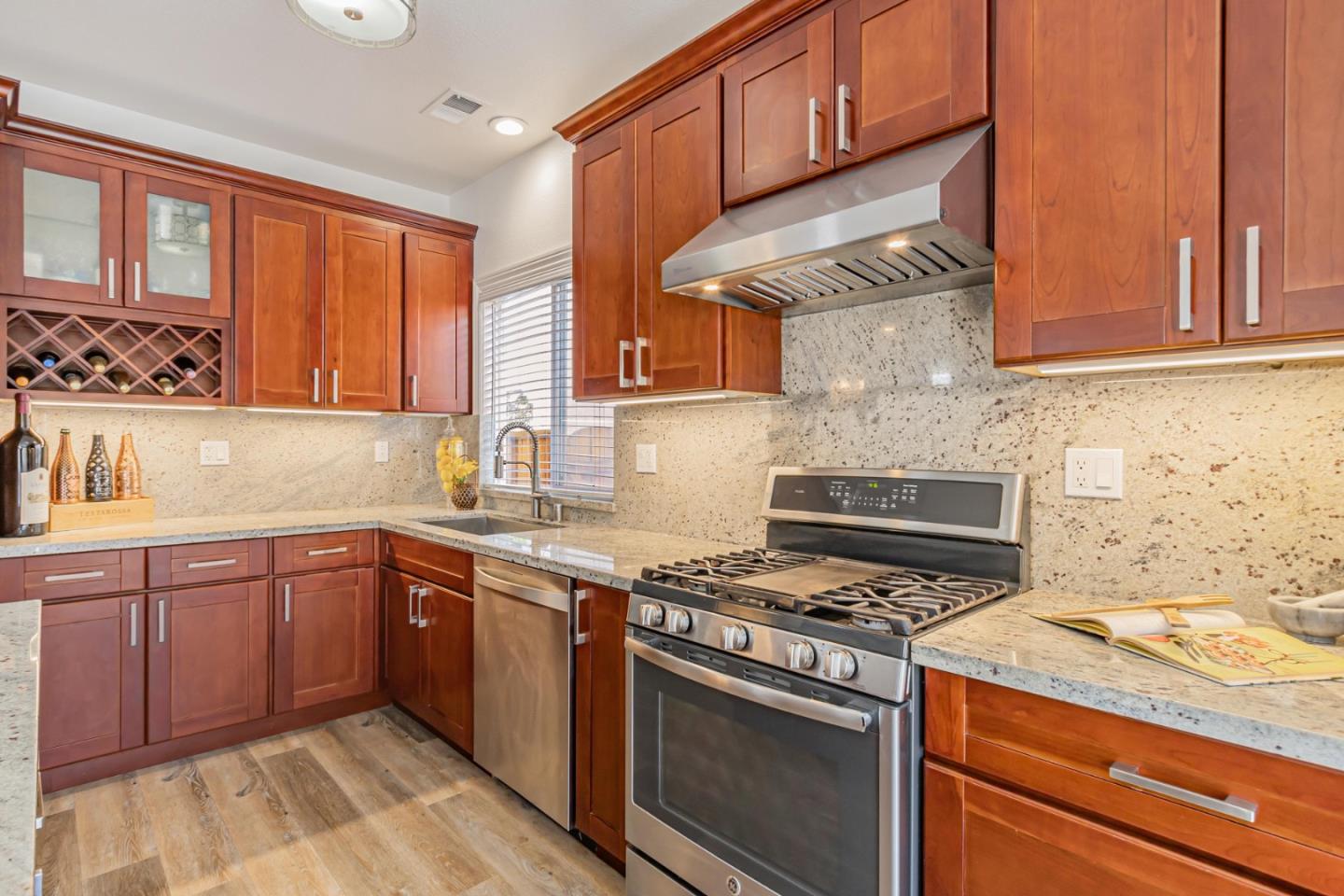 Detail Gallery Image 13 of 34 For 425 Knollcrest Ave, San Jose,  CA 95138 - 4 Beds | 2/1 Baths
