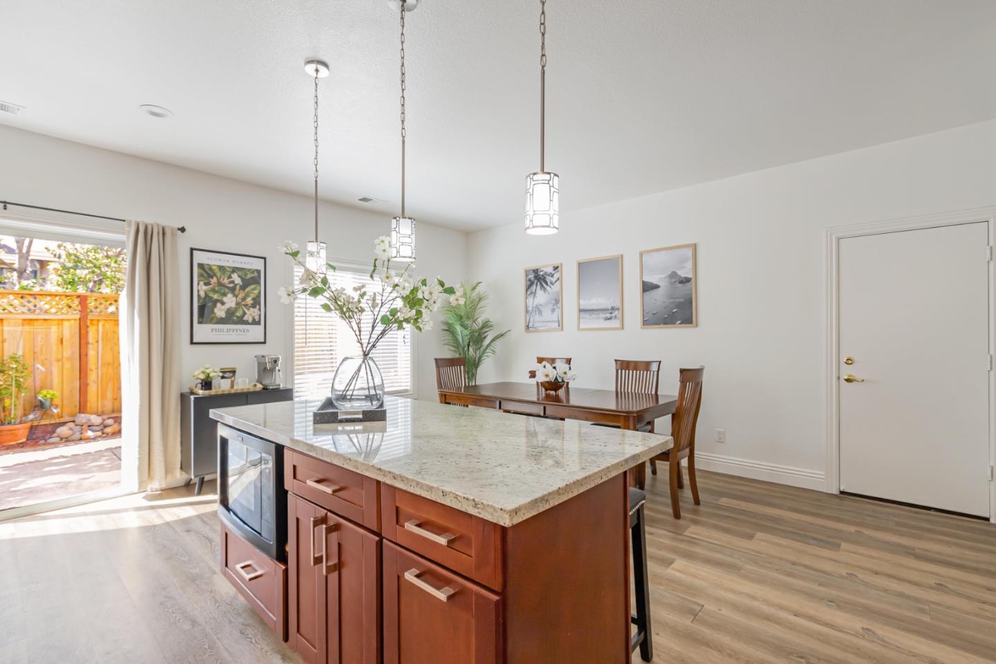 Detail Gallery Image 14 of 34 For 425 Knollcrest Ave, San Jose,  CA 95138 - 4 Beds | 2/1 Baths