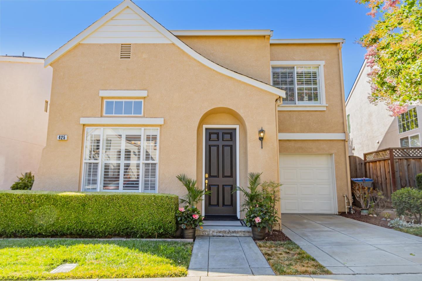 Detail Gallery Image 2 of 34 For 425 Knollcrest Ave, San Jose,  CA 95138 - 4 Beds | 2/1 Baths