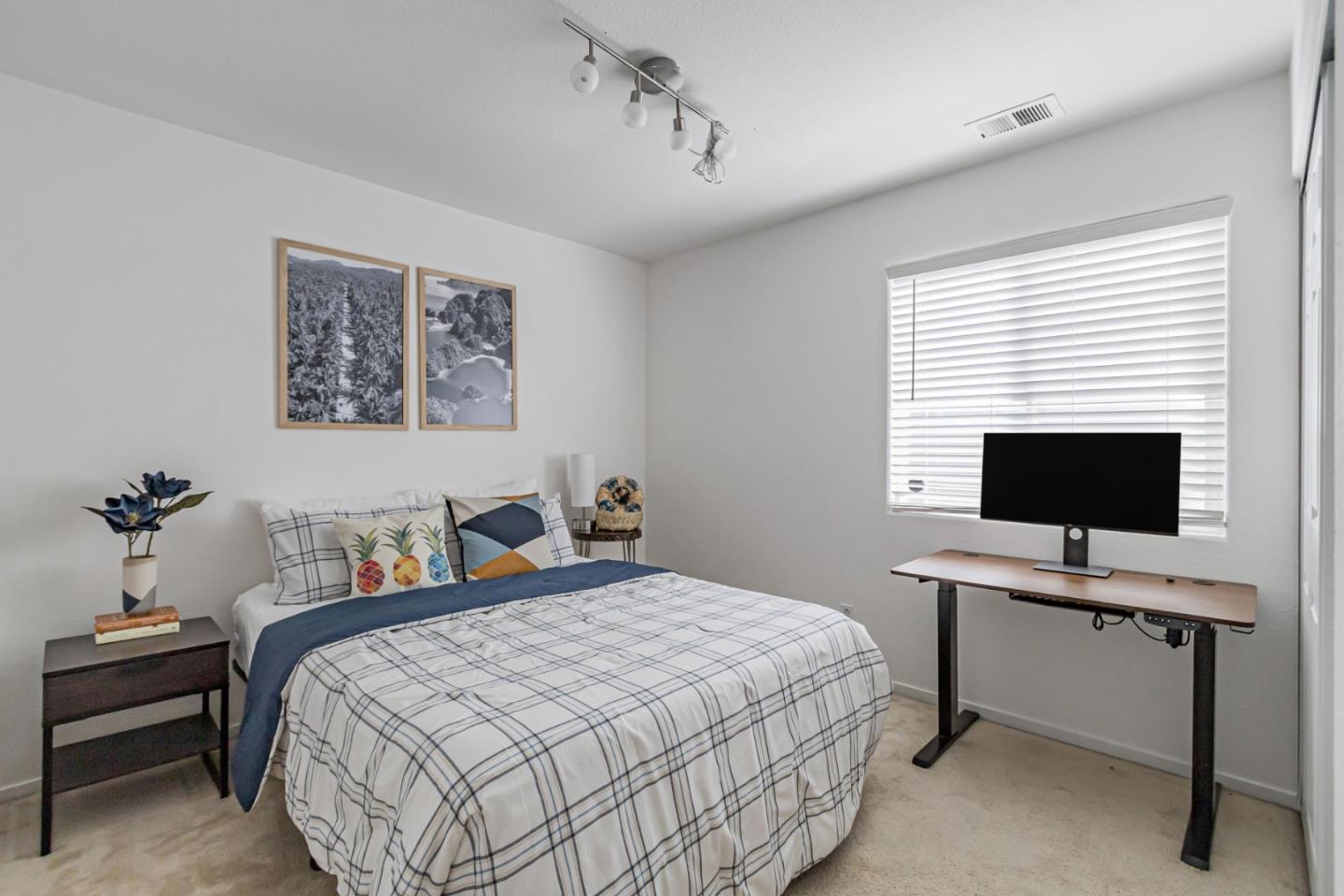 Detail Gallery Image 25 of 34 For 425 Knollcrest Ave, San Jose,  CA 95138 - 4 Beds | 2/1 Baths