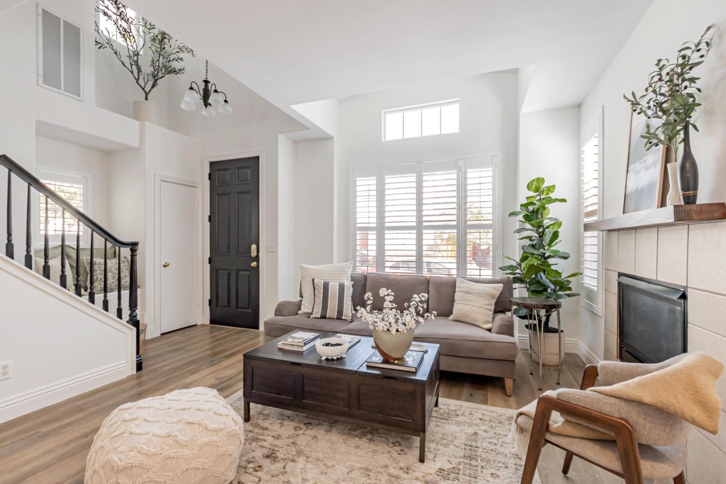 Detail Gallery Image 4 of 34 For 425 Knollcrest Ave, San Jose,  CA 95138 - 4 Beds | 2/1 Baths