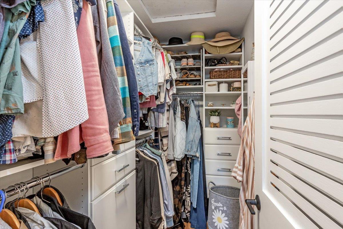 Detail Gallery Image 16 of 38 For 7445 Tulare Hill Dr, San Jose,  CA 95139 - 3 Beds | 2/1 Baths