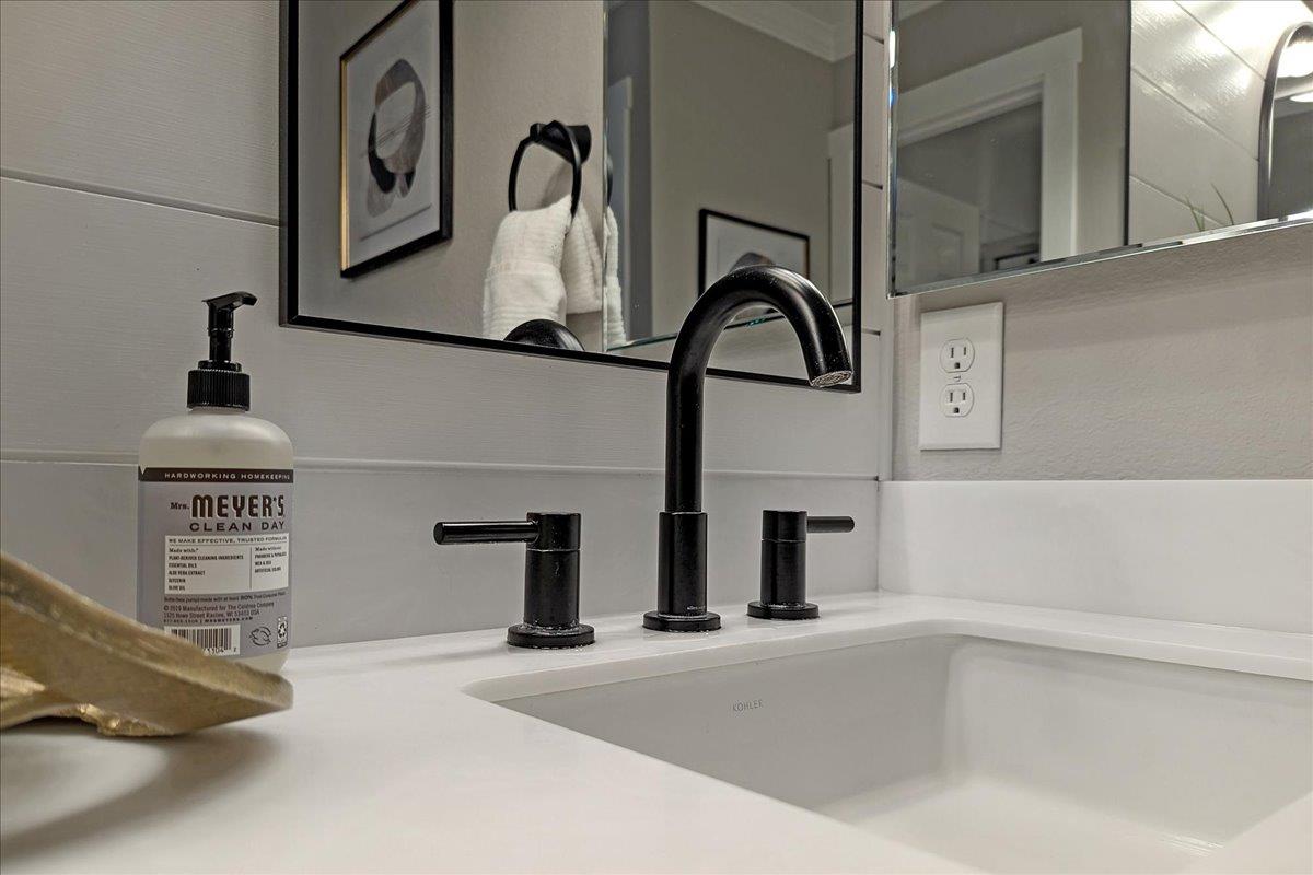 Detail Gallery Image 19 of 38 For 7445 Tulare Hill Dr, San Jose,  CA 95139 - 3 Beds | 2/1 Baths