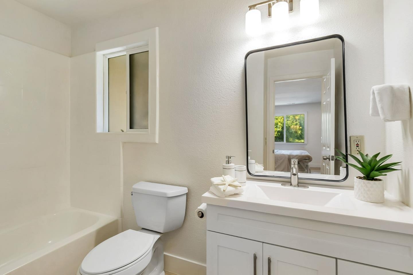Detail Gallery Image 31 of 48 For 425 Carpentier Way, San Jose,  CA 95111 - 3 Beds | 2/1 Baths