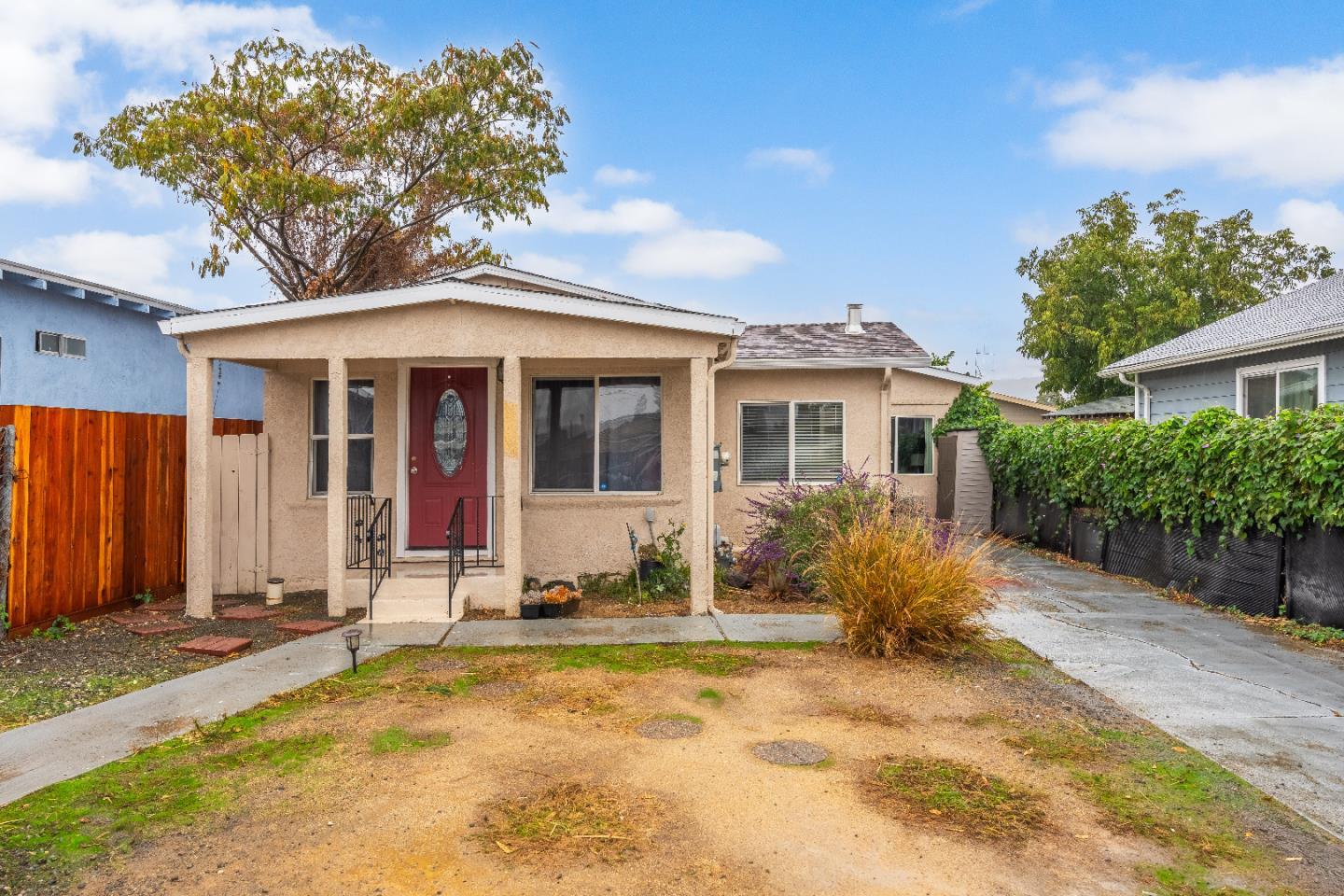 Detail Gallery Image 3 of 25 For 1827 102nd Ave, Oakland,  CA 94603 - 3 Beds | 2 Baths