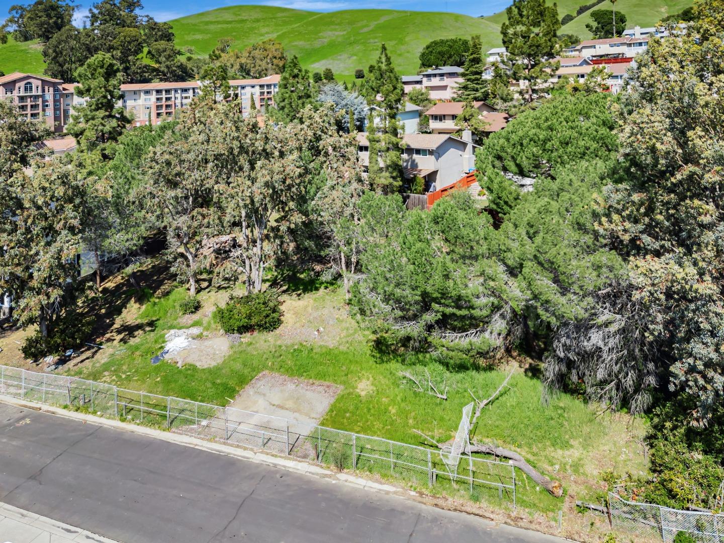 Detail Gallery Image 3 of 9 For 394 Appian Way, Union City,  CA 94587 - – Beds | – Baths
