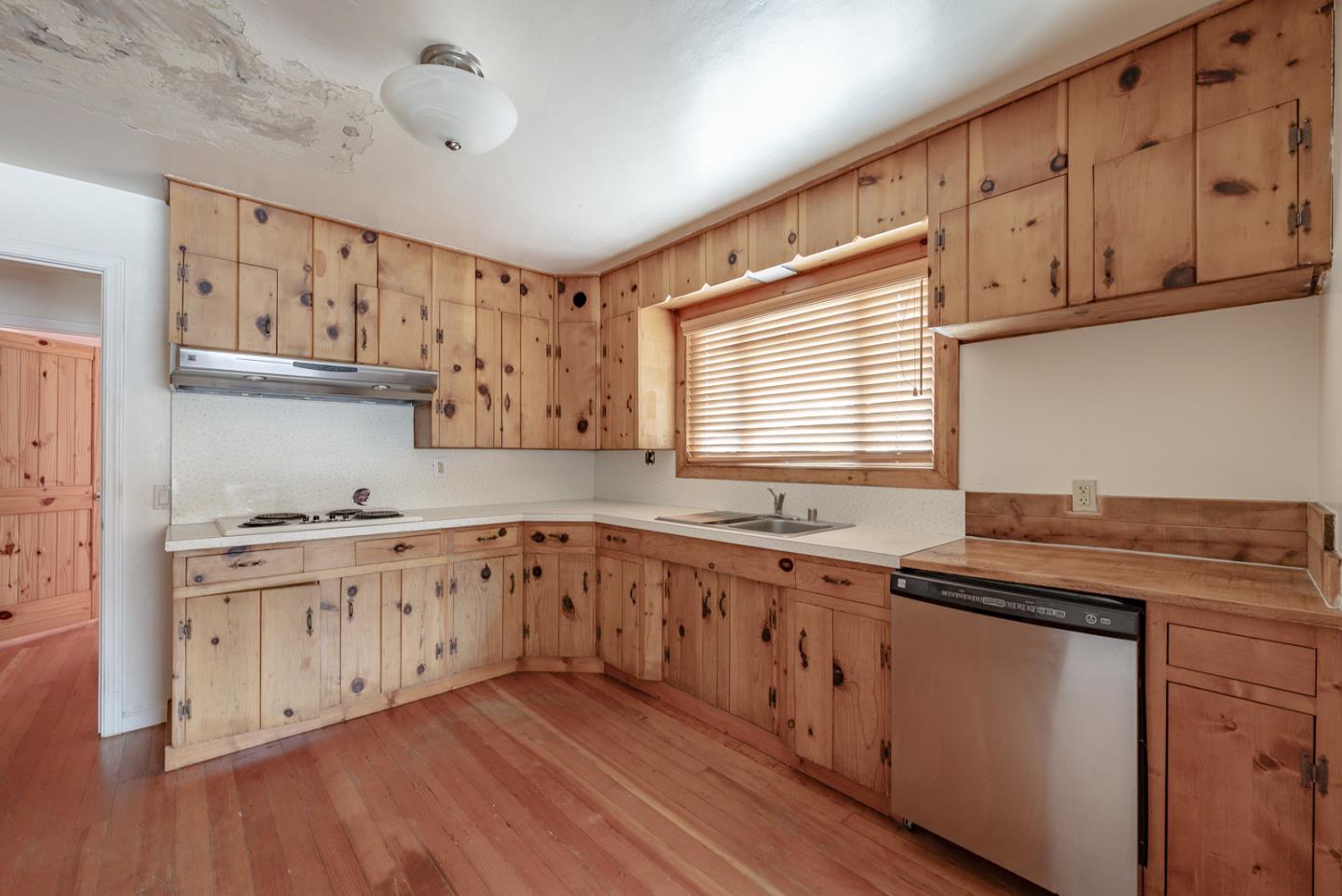 Detail Gallery Image 13 of 52 For 137 Whiting Rd, Watsonville,  CA 95076 - 3 Beds | 2 Baths
