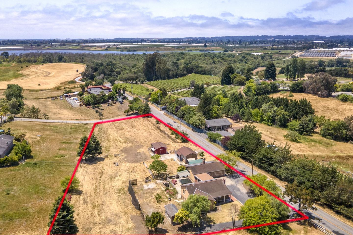 Detail Gallery Image 2 of 52 For 137 Whiting Rd, Watsonville,  CA 95076 - 3 Beds | 2 Baths