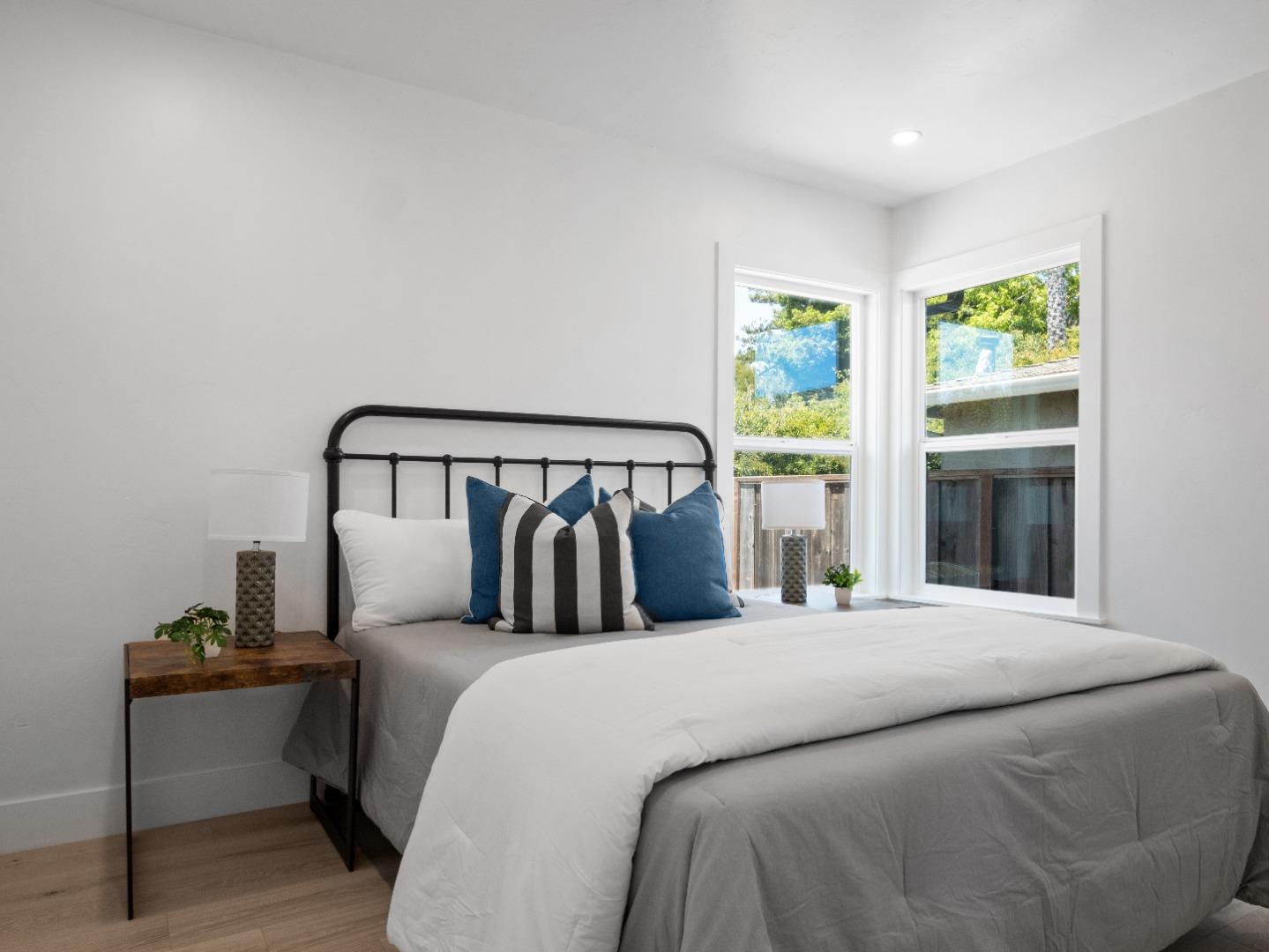 Detail Gallery Image 15 of 26 For 920 Delaware Ave, Santa Cruz,  CA 95060 - 2 Beds | 1 Baths