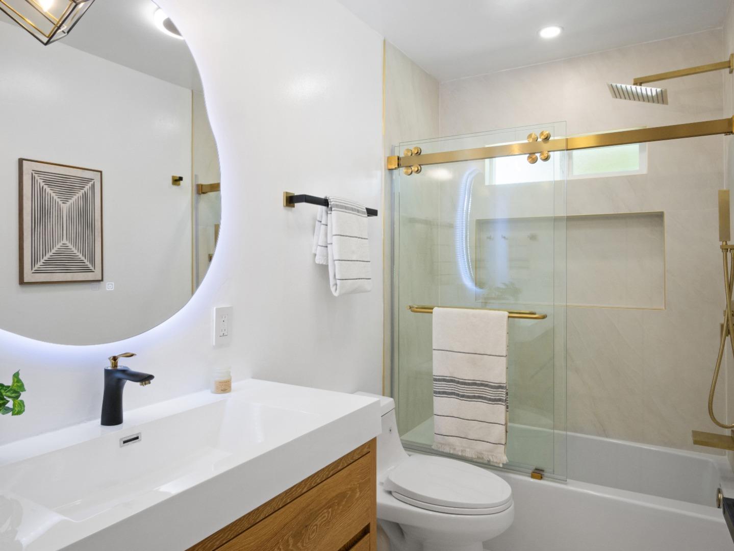 Detail Gallery Image 16 of 26 For 920 Delaware Ave, Santa Cruz,  CA 95060 - 2 Beds | 1 Baths