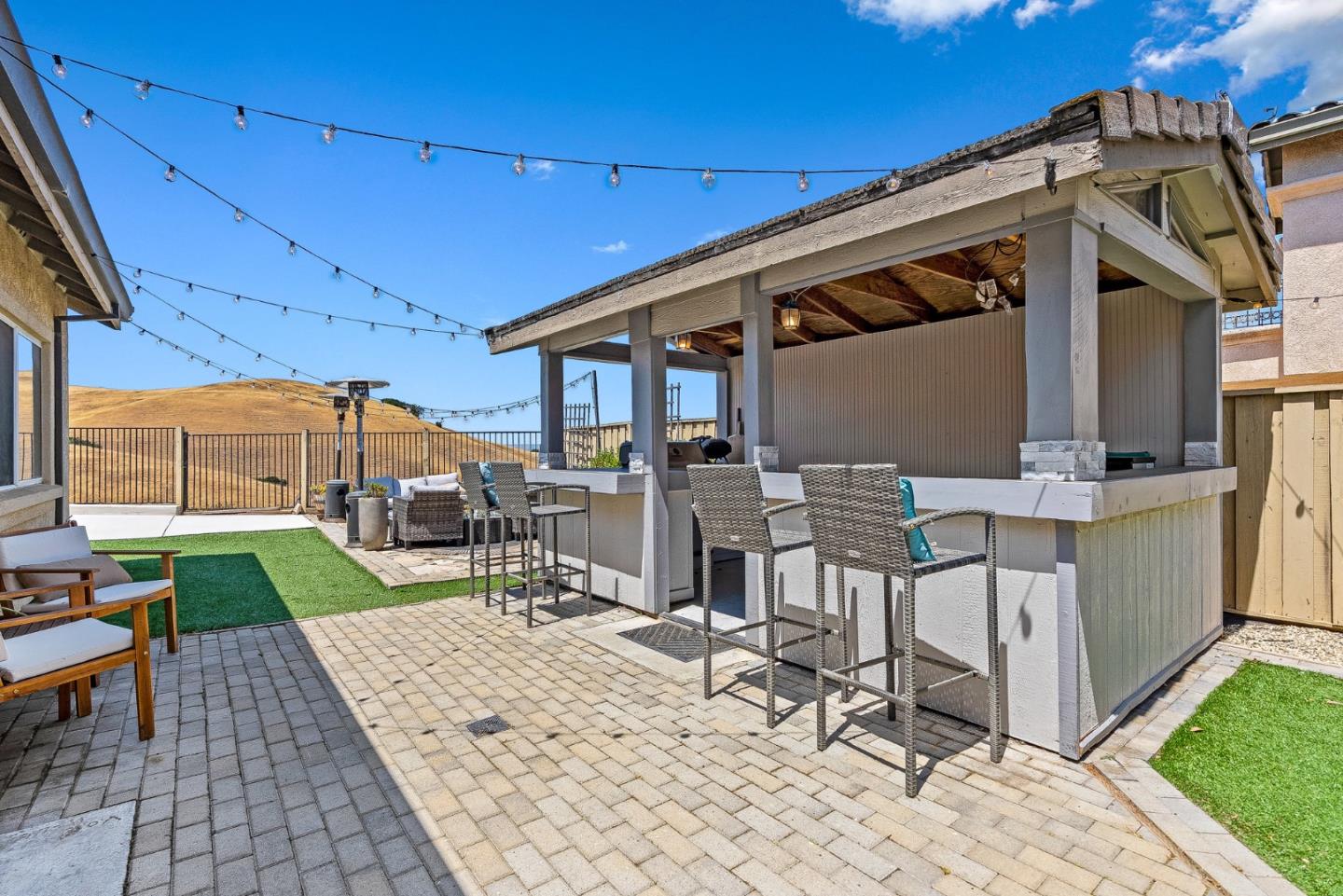 Detail Gallery Image 11 of 24 For 26446 Honor Ln, Salinas,  CA 93908 - 3 Beds | 2 Baths