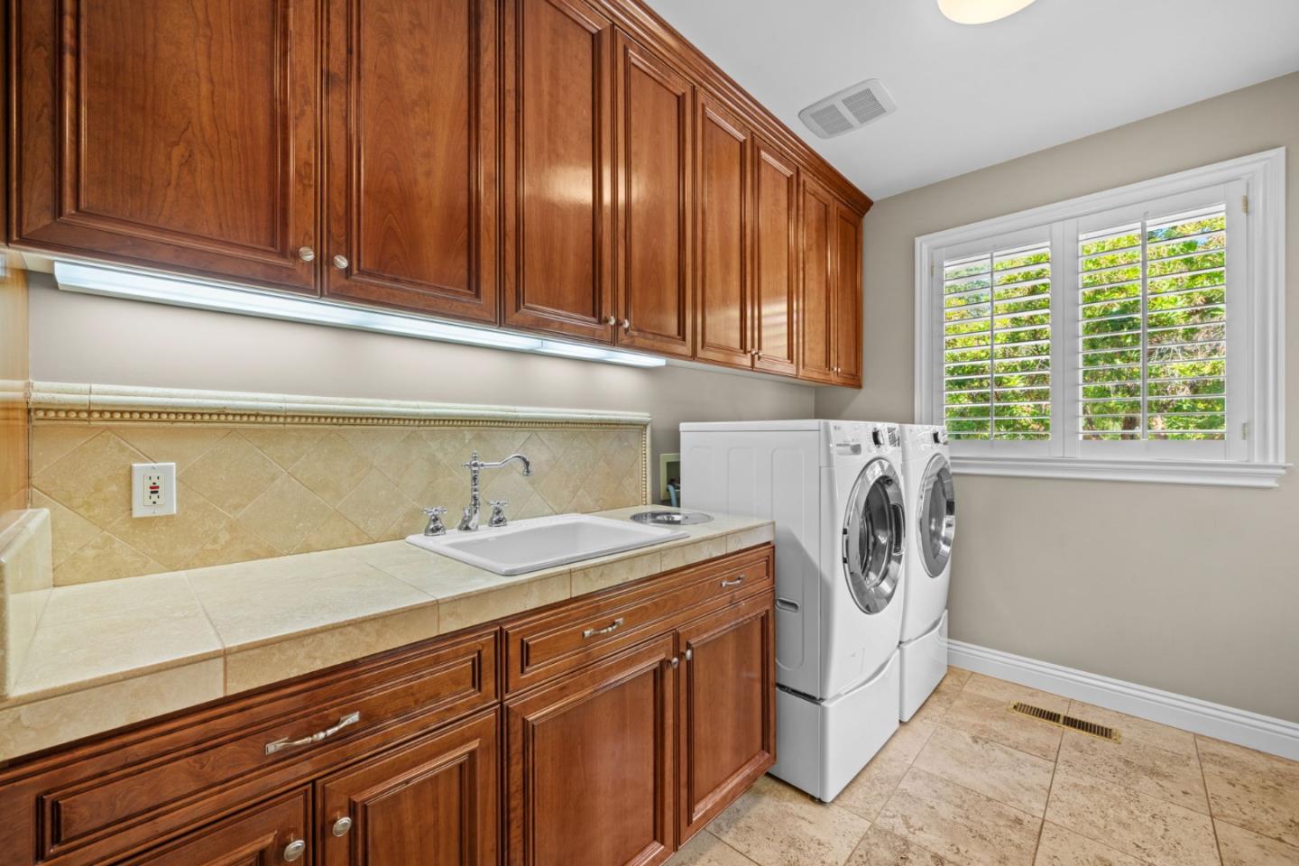 Detail Gallery Image 32 of 58 For 6585 Redwood Retreat Rd, Gilroy,  CA 95020 - 4 Beds | 3/1 Baths