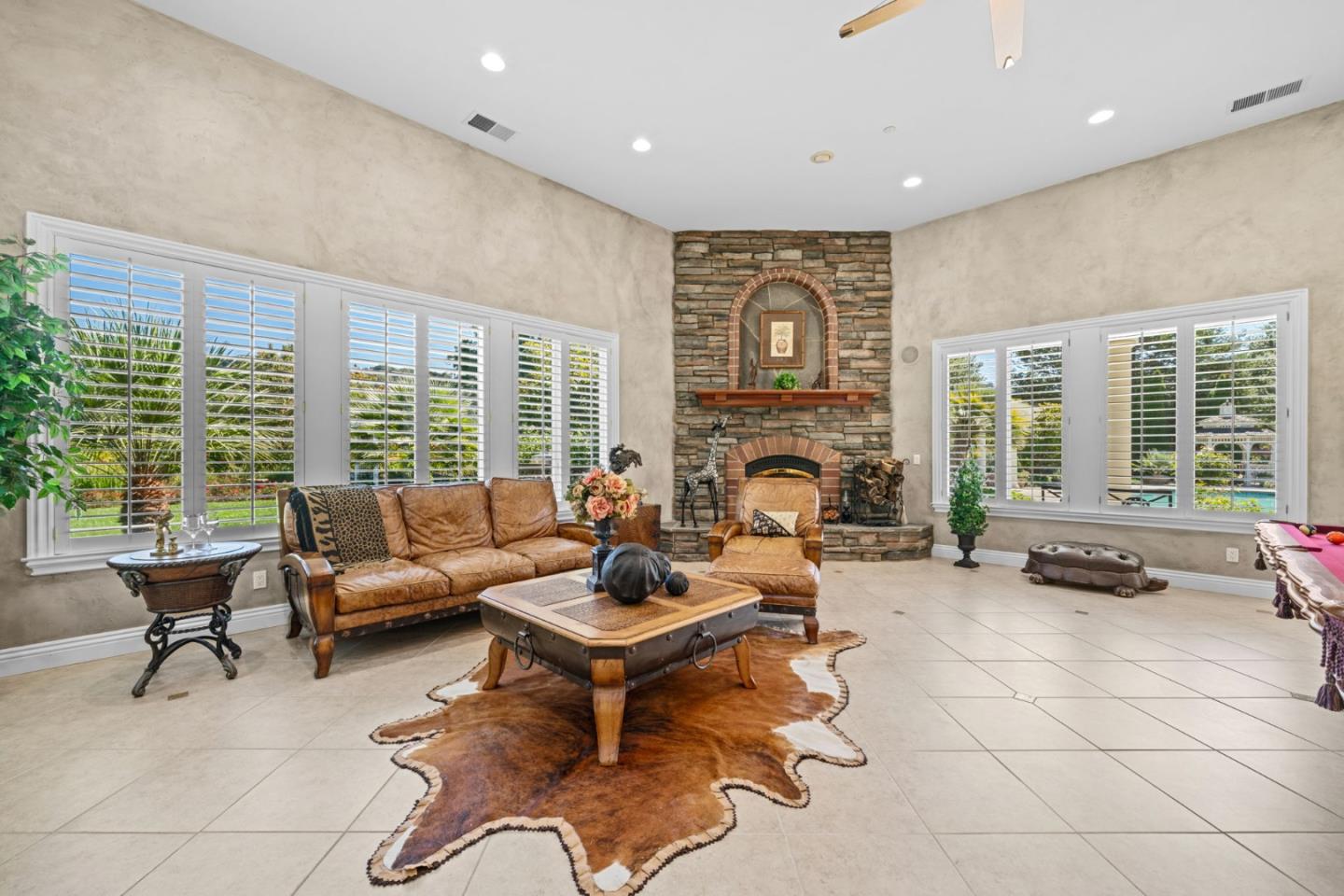 Detail Gallery Image 33 of 58 For 6585 Redwood Retreat Rd, Gilroy,  CA 95020 - 4 Beds | 3/1 Baths