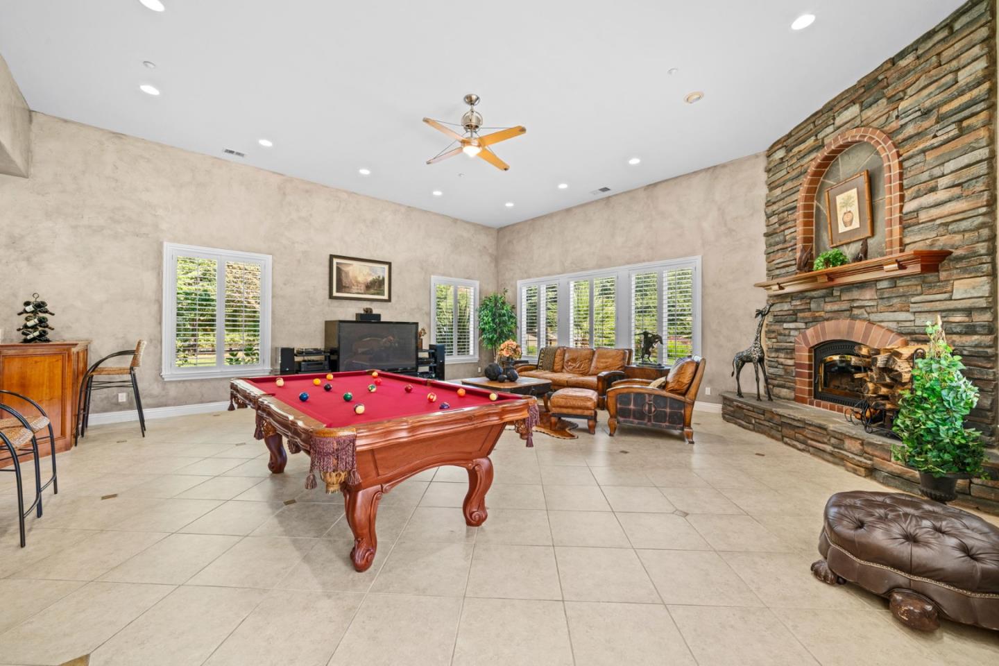 Detail Gallery Image 34 of 58 For 6585 Redwood Retreat Rd, Gilroy,  CA 95020 - 4 Beds | 3/1 Baths