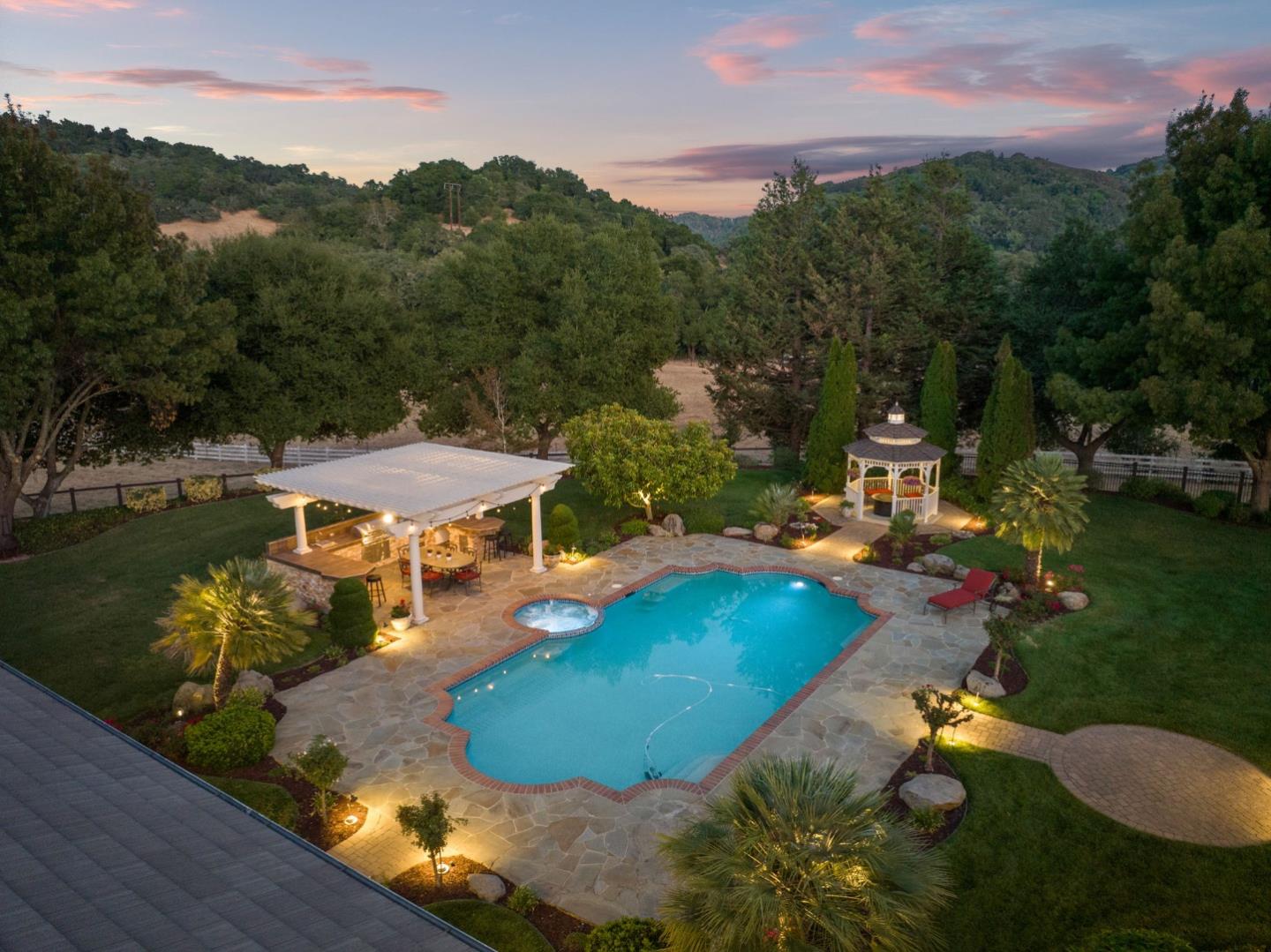 Detail Gallery Image 40 of 58 For 6585 Redwood Retreat Rd, Gilroy,  CA 95020 - 4 Beds | 3/1 Baths