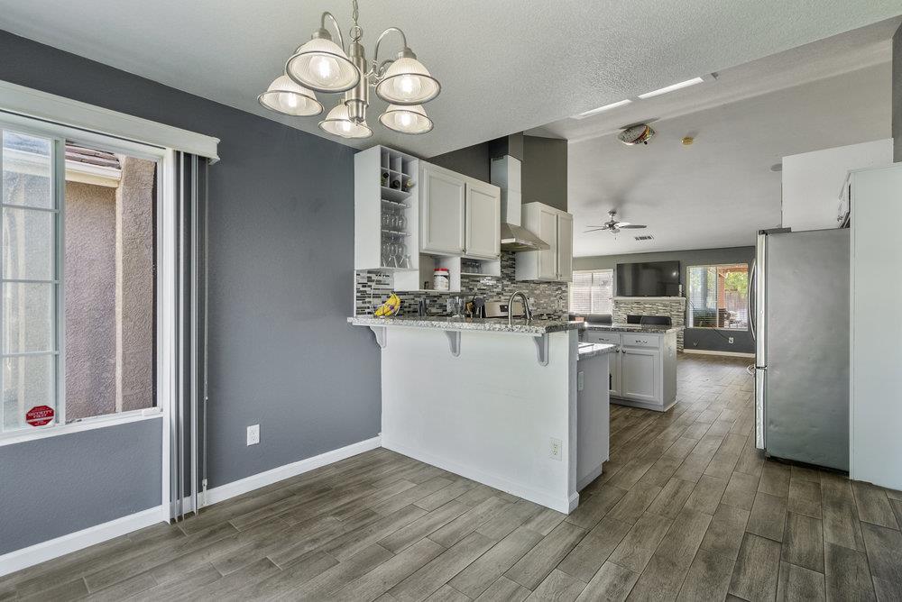 Detail Gallery Image 13 of 37 For 748 Ashbury Ct, Los Banos,  CA 93635 - 3 Beds | 2 Baths