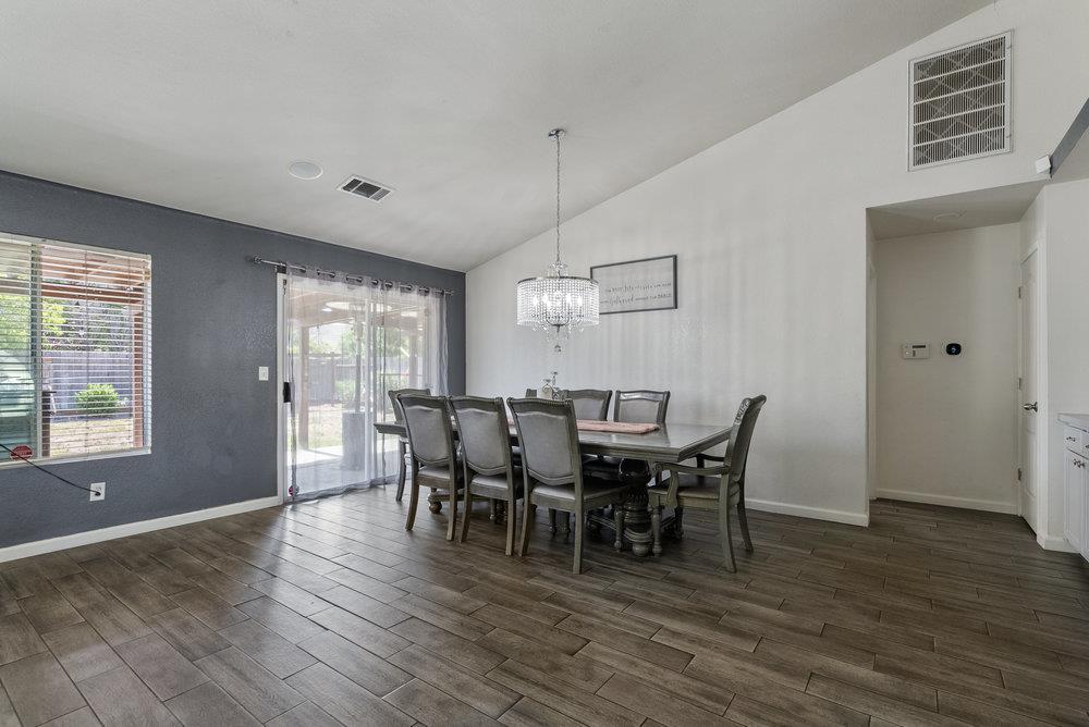 Detail Gallery Image 6 of 37 For 748 Ashbury Ct, Los Banos,  CA 93635 - 3 Beds | 2 Baths
