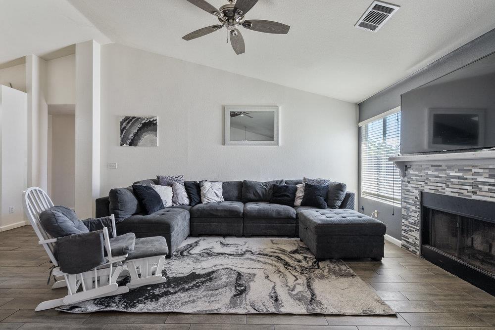 Detail Gallery Image 7 of 37 For 748 Ashbury Ct, Los Banos,  CA 93635 - 3 Beds | 2 Baths