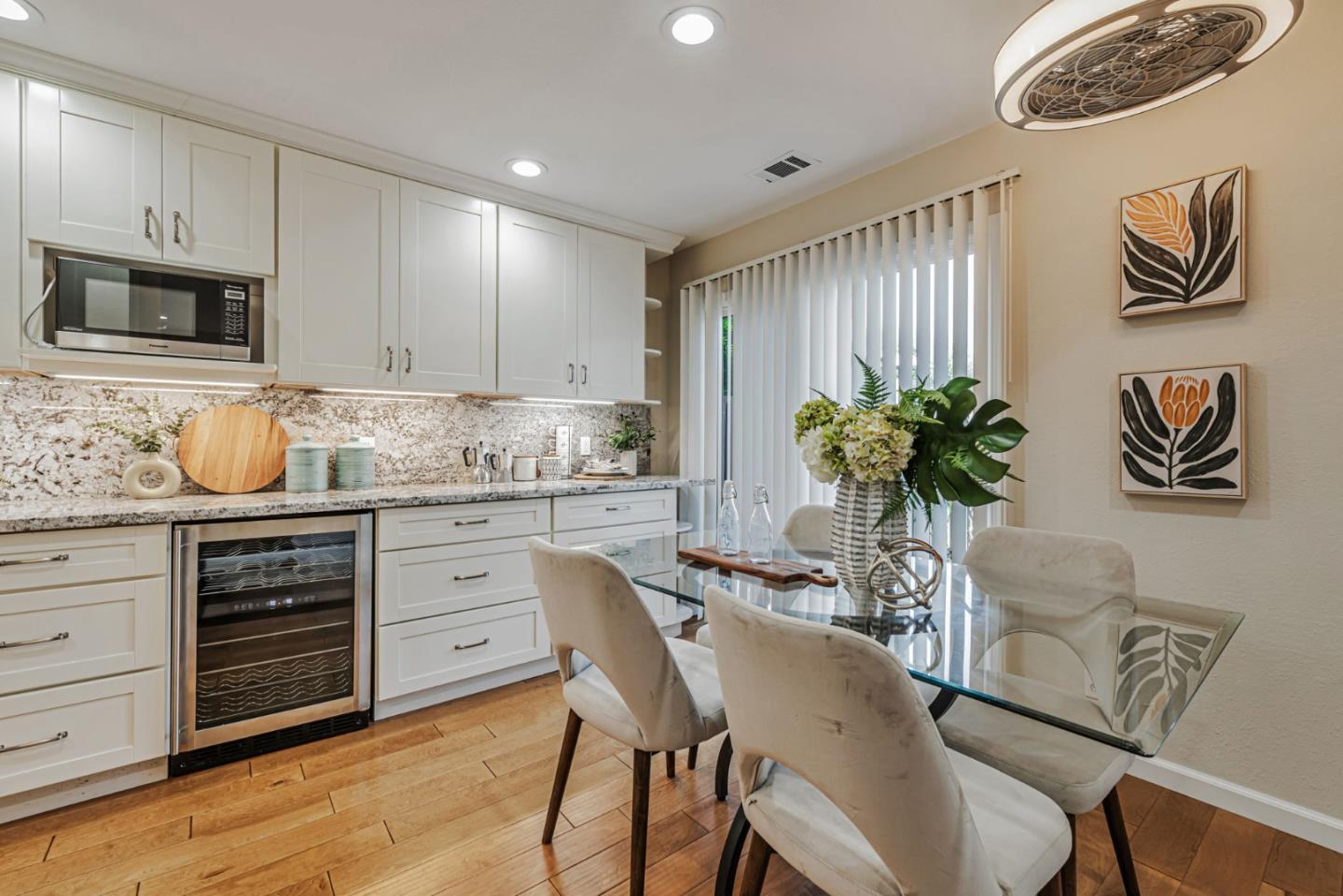 Detail Gallery Image 14 of 43 For 255 S Rengstorff Ave #27,  Mountain View,  CA 94040 - 2 Beds | 1 Baths