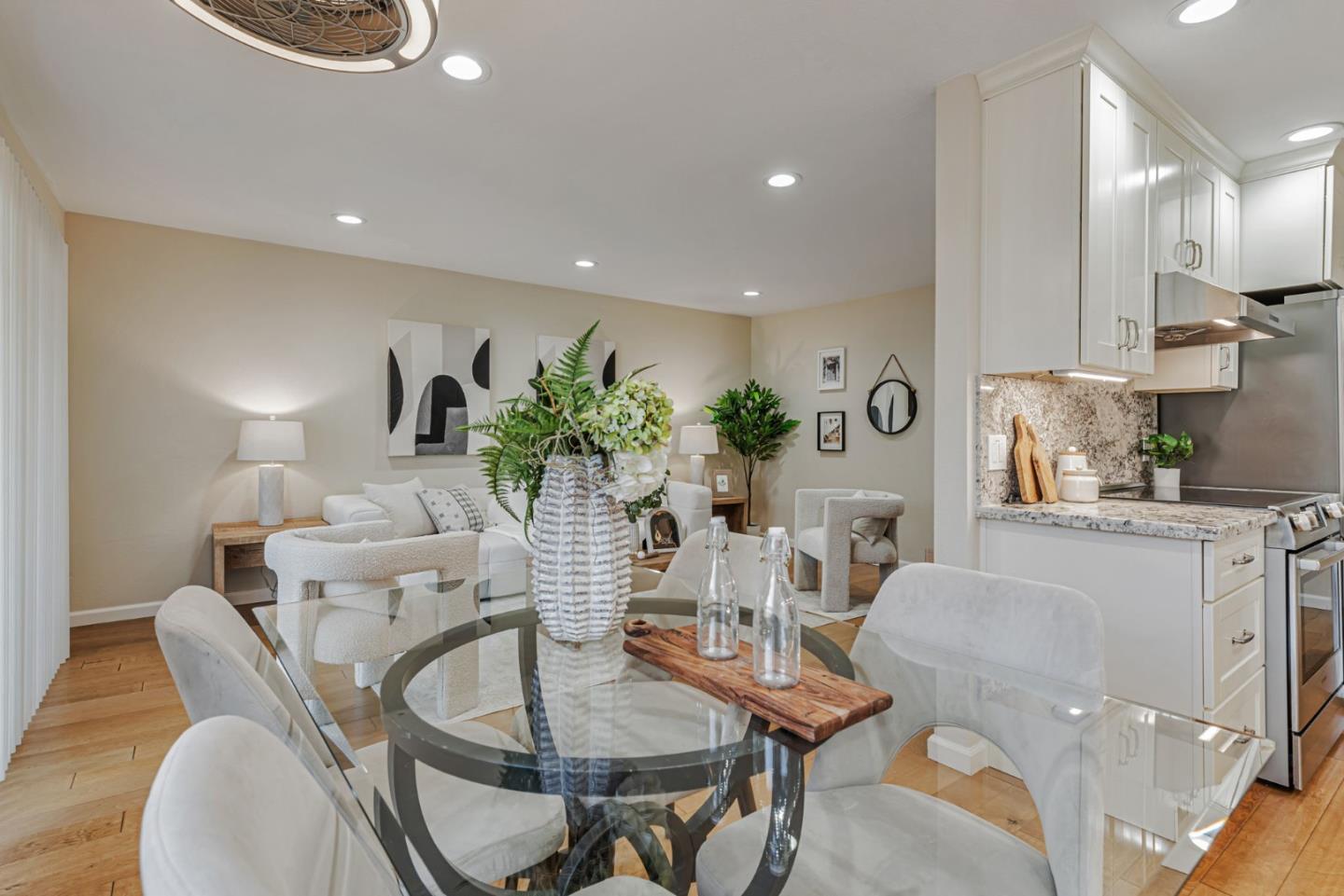 Detail Gallery Image 16 of 43 For 255 S Rengstorff Ave #27,  Mountain View,  CA 94040 - 2 Beds | 1 Baths