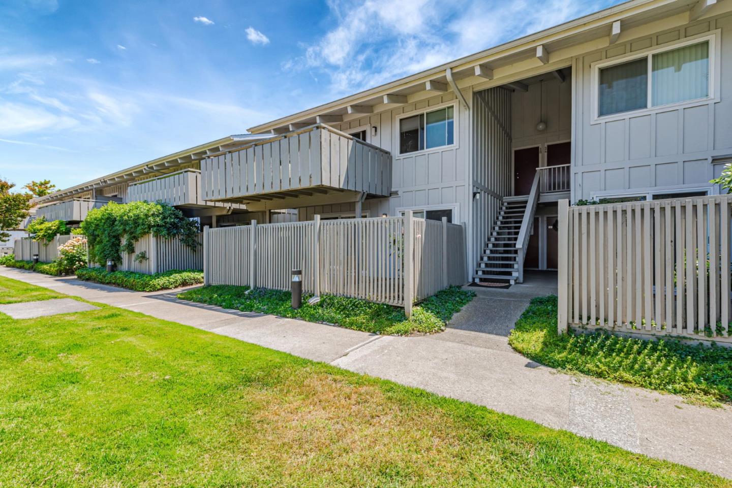 Detail Gallery Image 32 of 43 For 255 S Rengstorff Ave #27,  Mountain View,  CA 94040 - 2 Beds | 1 Baths