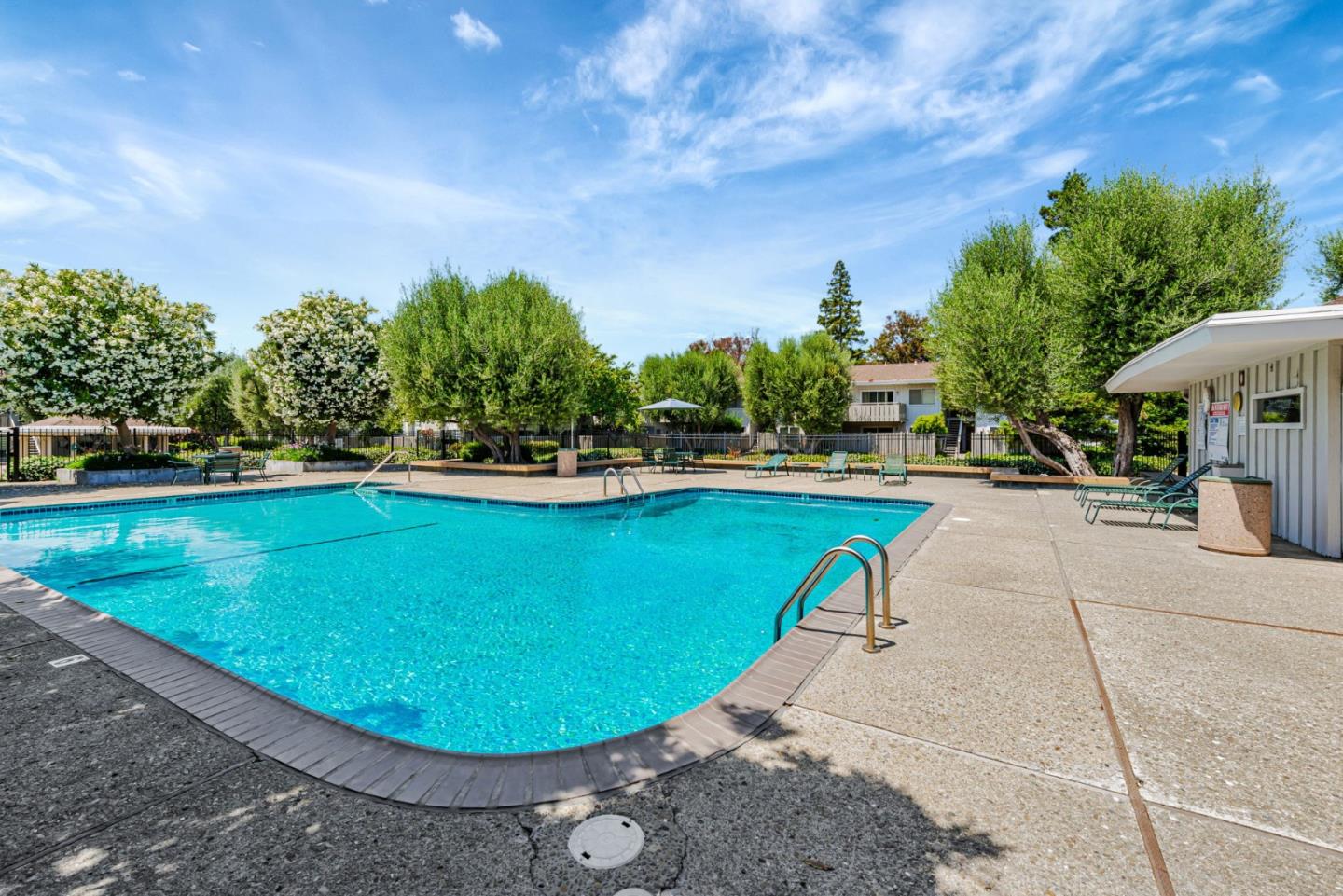Detail Gallery Image 34 of 43 For 255 S Rengstorff Ave #27,  Mountain View,  CA 94040 - 2 Beds | 1 Baths