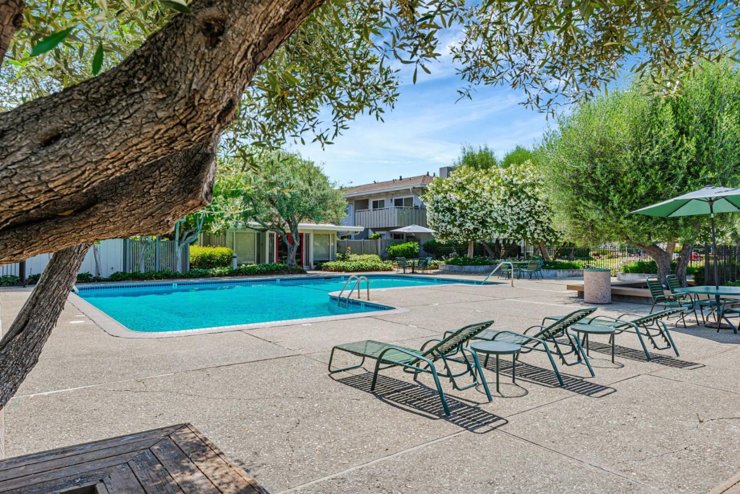 Detail Gallery Image 35 of 43 For 255 S Rengstorff Ave #27,  Mountain View,  CA 94040 - 2 Beds | 1 Baths