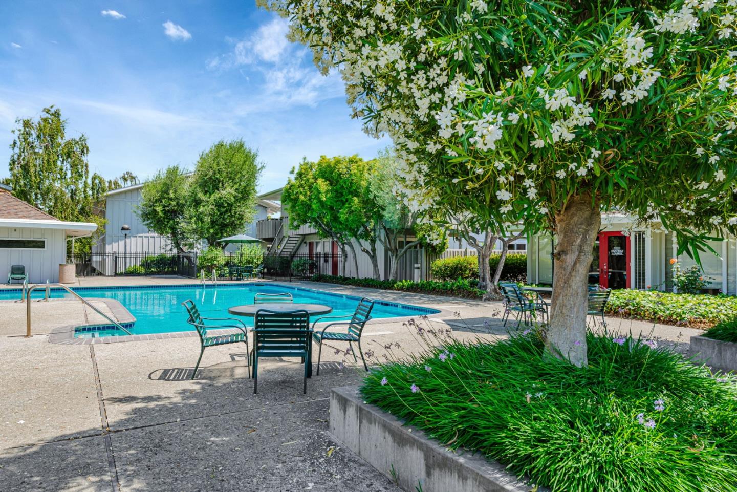 Detail Gallery Image 36 of 43 For 255 S Rengstorff Ave #27,  Mountain View,  CA 94040 - 2 Beds | 1 Baths