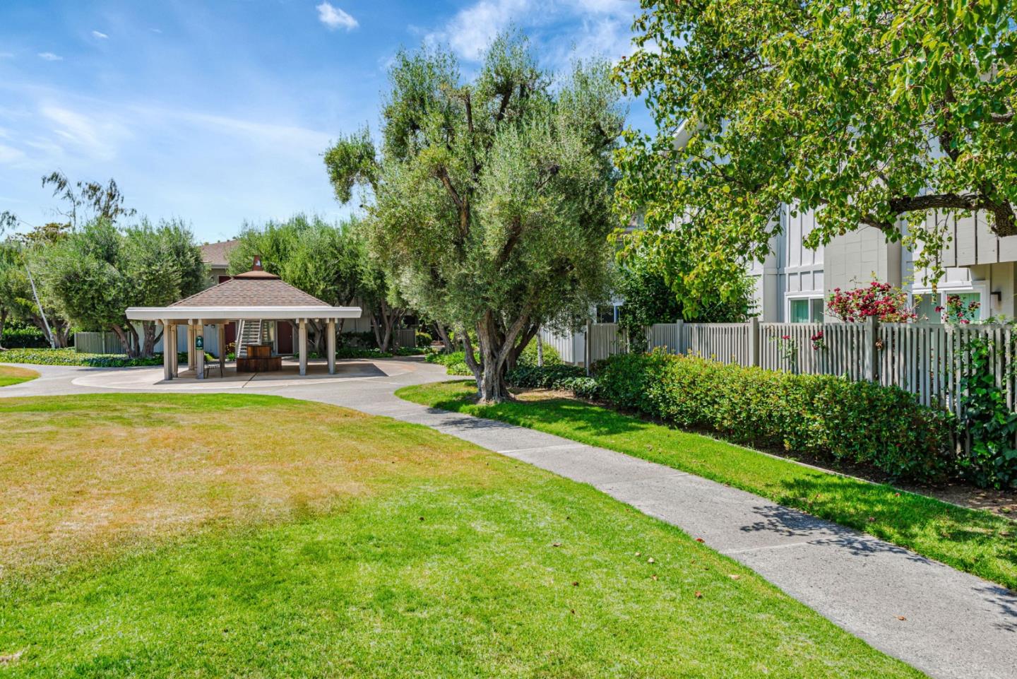 Detail Gallery Image 41 of 43 For 255 S Rengstorff Ave #27,  Mountain View,  CA 94040 - 2 Beds | 1 Baths
