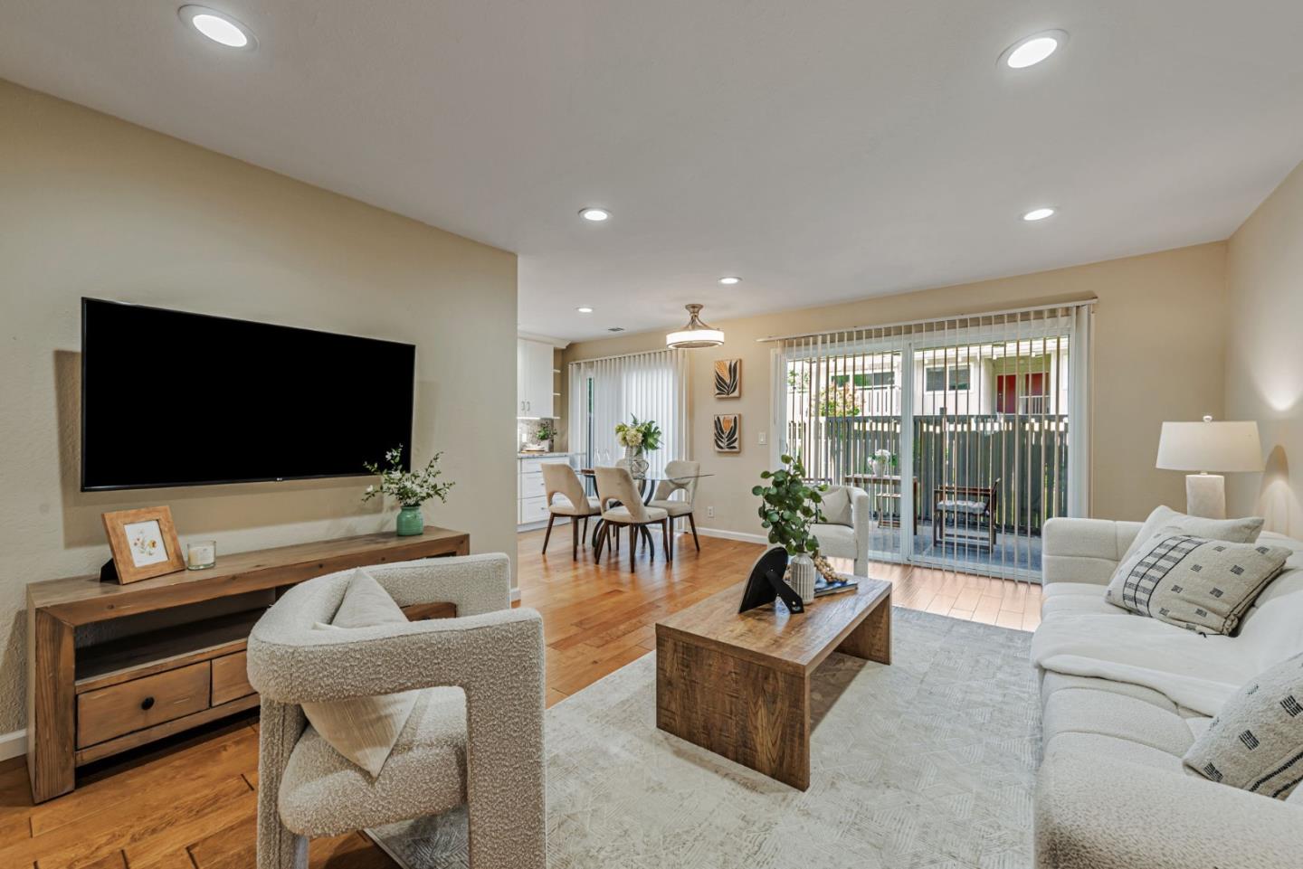 Detail Gallery Image 5 of 43 For 255 S Rengstorff Ave #27,  Mountain View,  CA 94040 - 2 Beds | 1 Baths