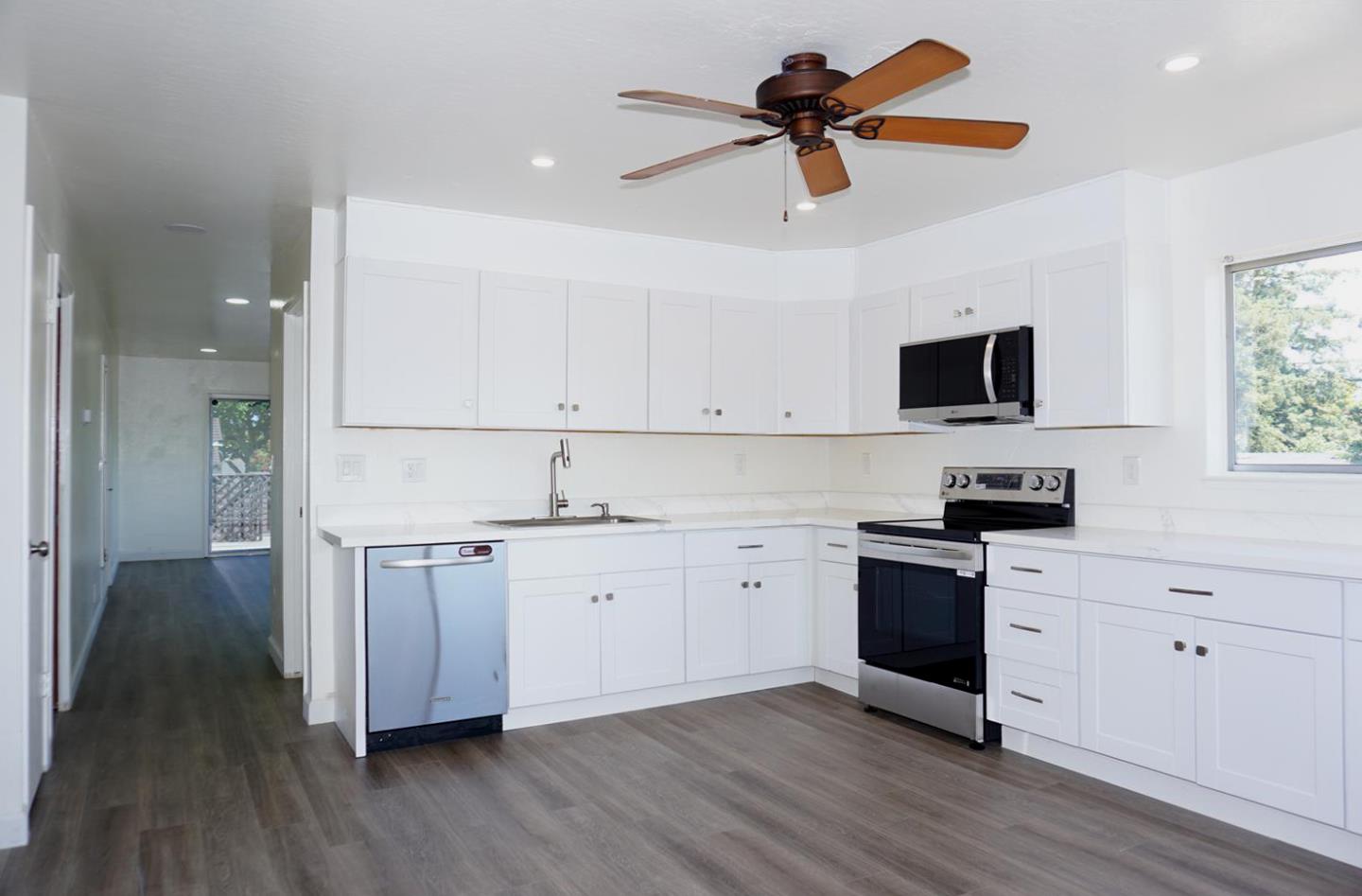 Detail Gallery Image 11 of 19 For 104 Hardy Ave, Campbell,  CA 95008 - 5 Beds | 3 Baths