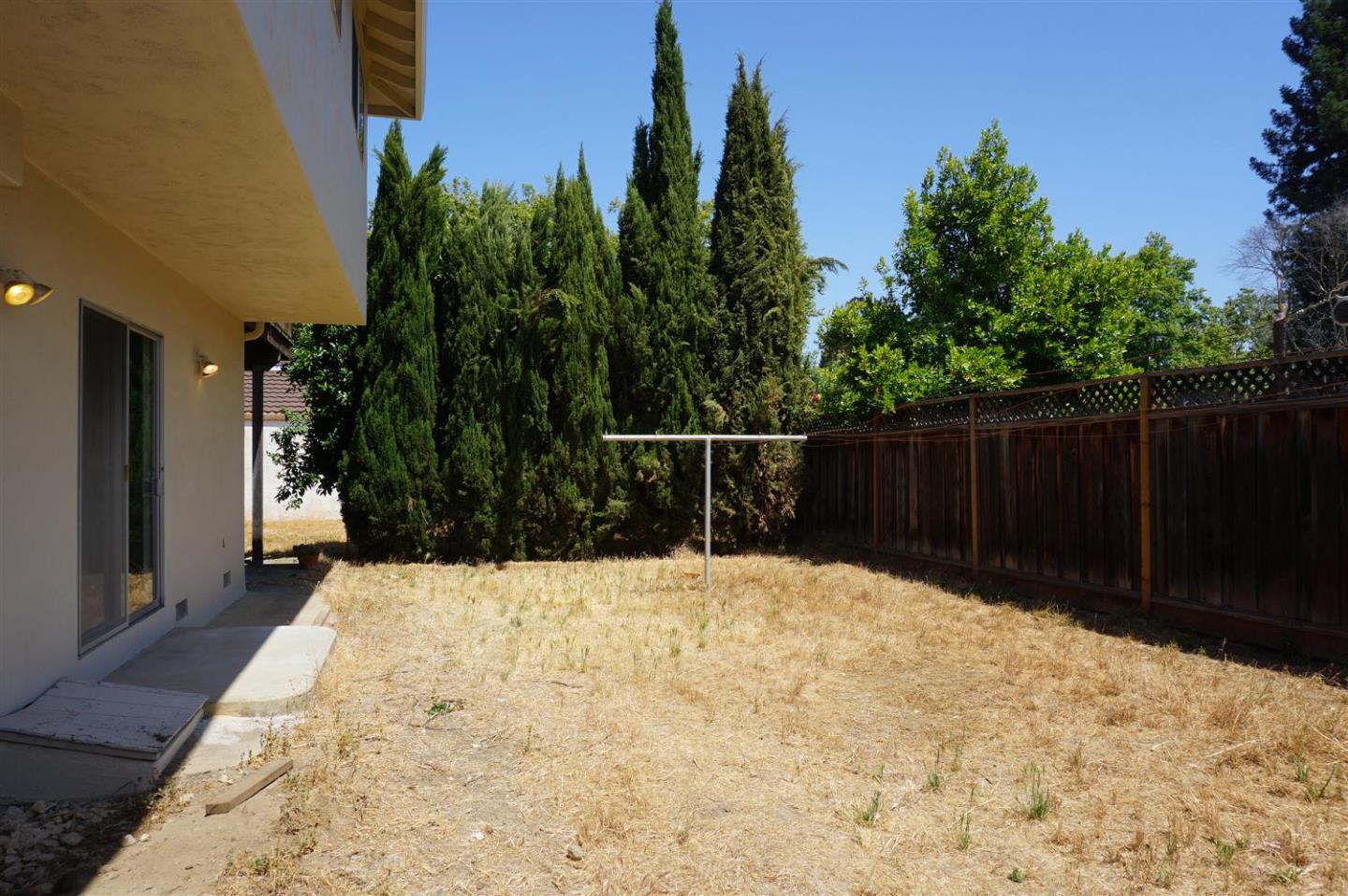 Detail Gallery Image 17 of 19 For 104 Hardy Ave, Campbell,  CA 95008 - 5 Beds | 3 Baths
