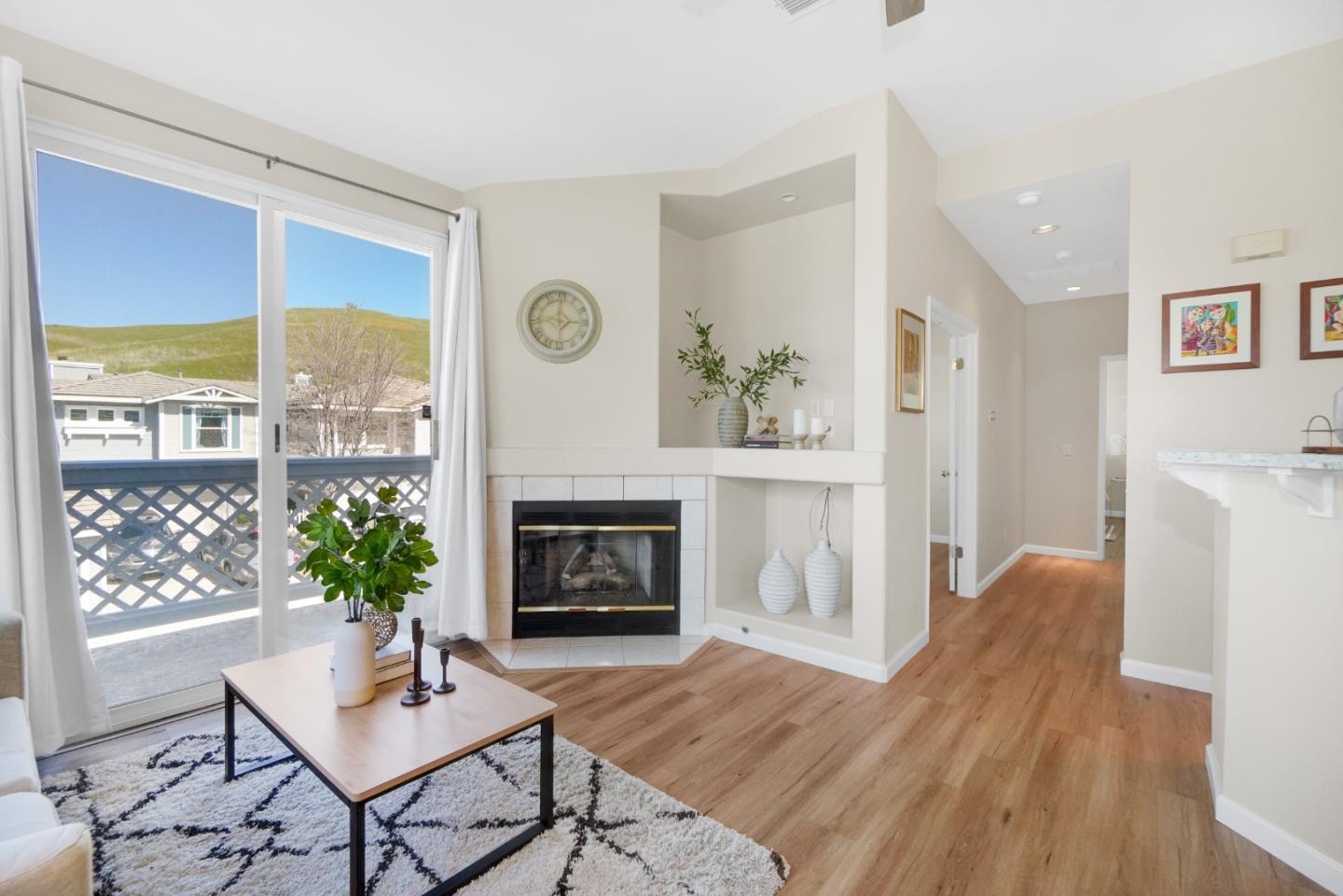 Detail Gallery Image 11 of 46 For 3902 Coyote Cir, Clayton,  CA 94517 - 2 Beds | 2 Baths