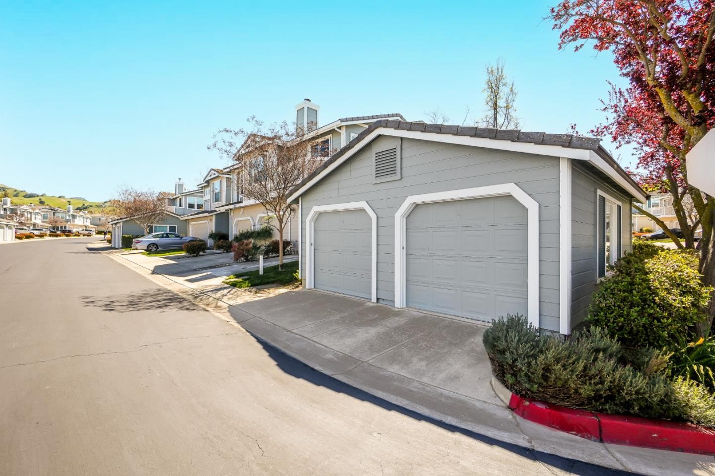 Detail Gallery Image 4 of 46 For 3902 Coyote Cir, Clayton,  CA 94517 - 2 Beds | 2 Baths