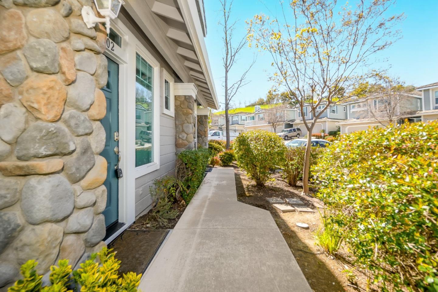 Detail Gallery Image 5 of 46 For 3902 Coyote Cir, Clayton,  CA 94517 - 2 Beds | 2 Baths