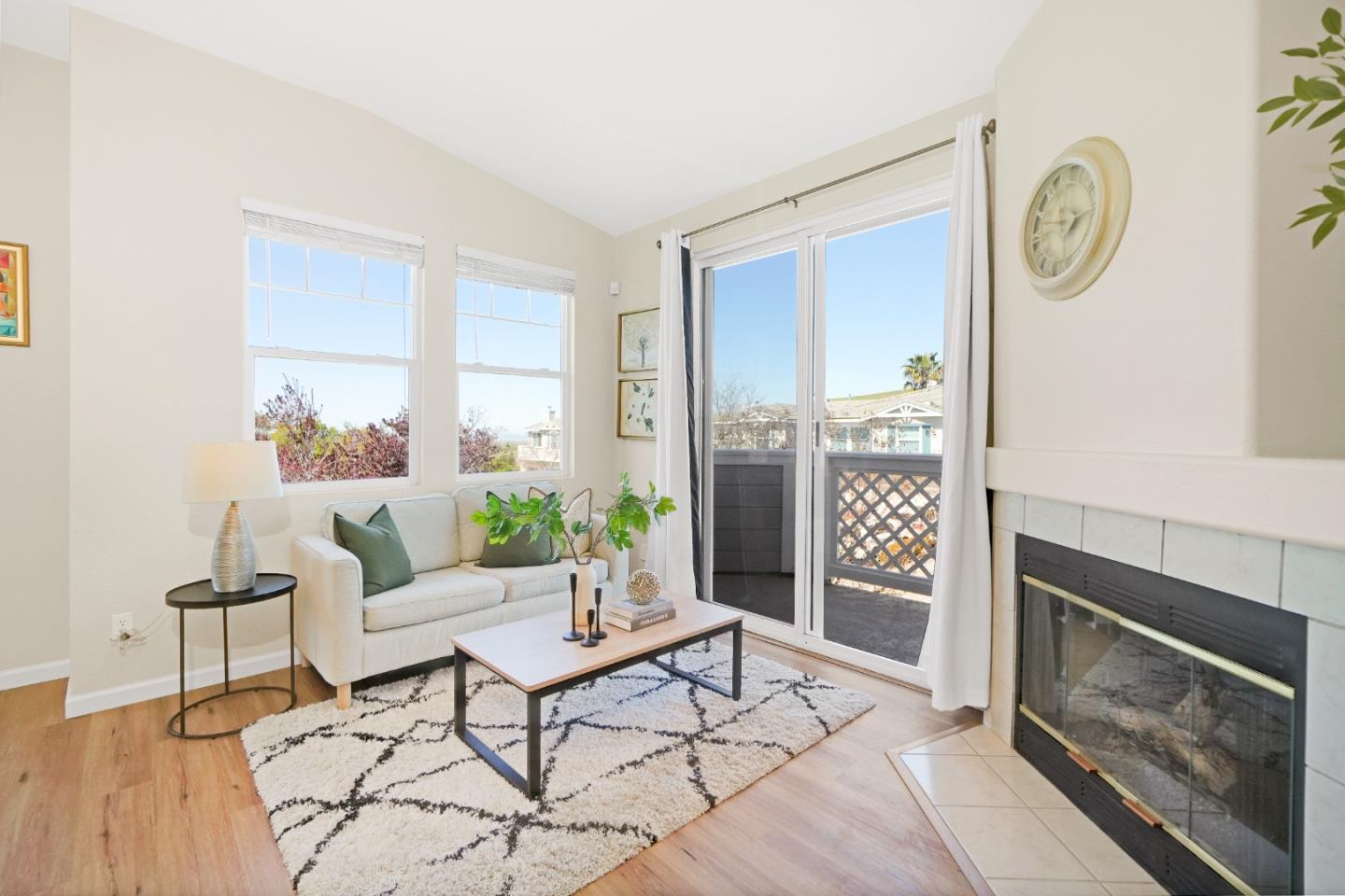 Detail Gallery Image 9 of 46 For 3902 Coyote Cir, Clayton,  CA 94517 - 2 Beds | 2 Baths