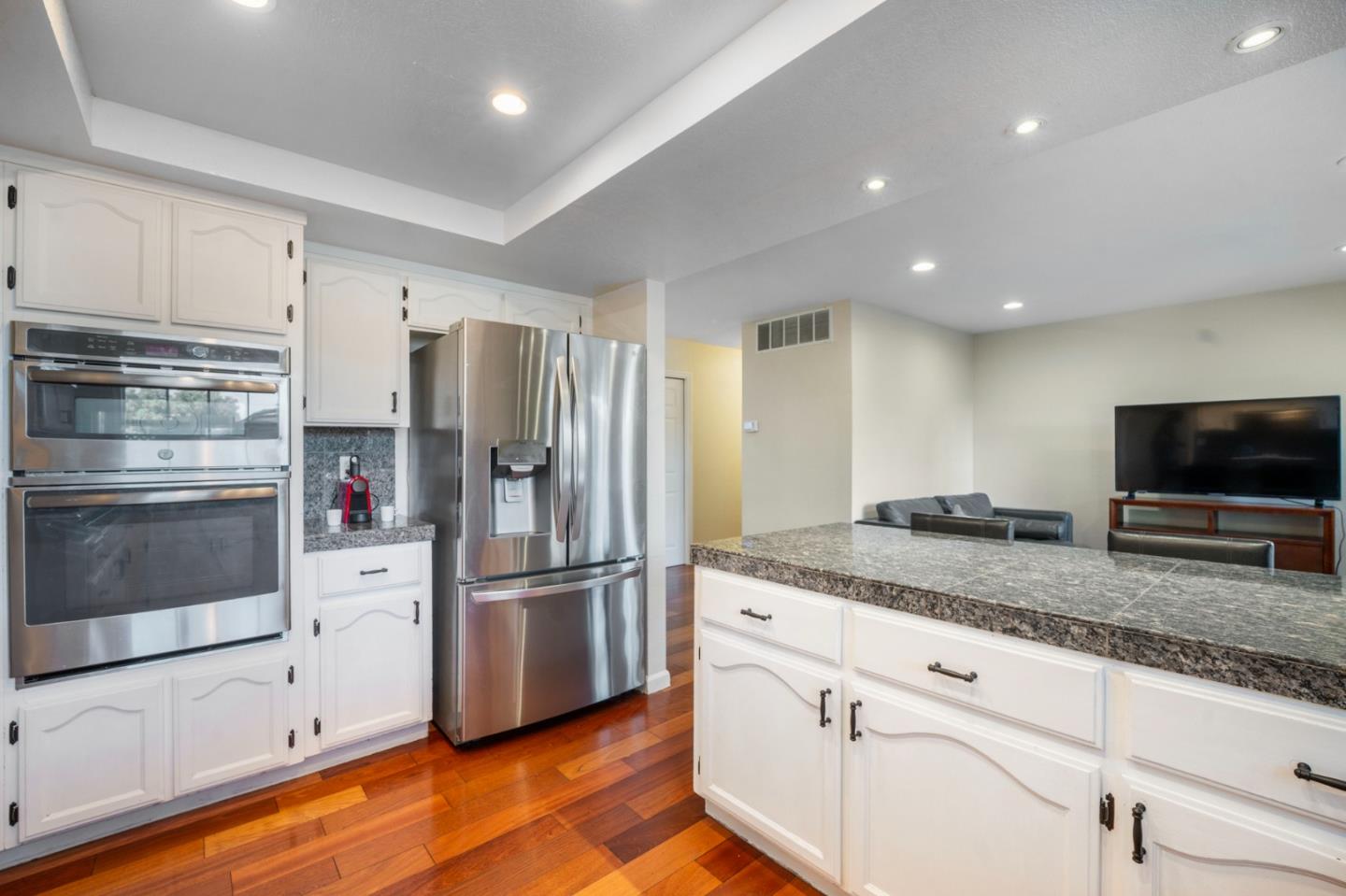 Detail Gallery Image 13 of 40 For 815 Oak Park Dr, Morgan Hill,  CA 95037 - 4 Beds | 2/1 Baths