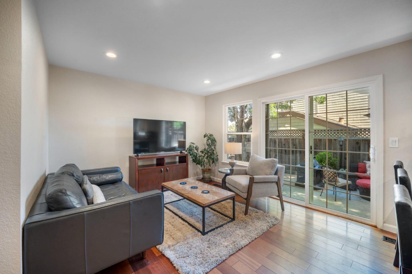 Detail Gallery Image 14 of 40 For 815 Oak Park Dr, Morgan Hill,  CA 95037 - 4 Beds | 2/1 Baths