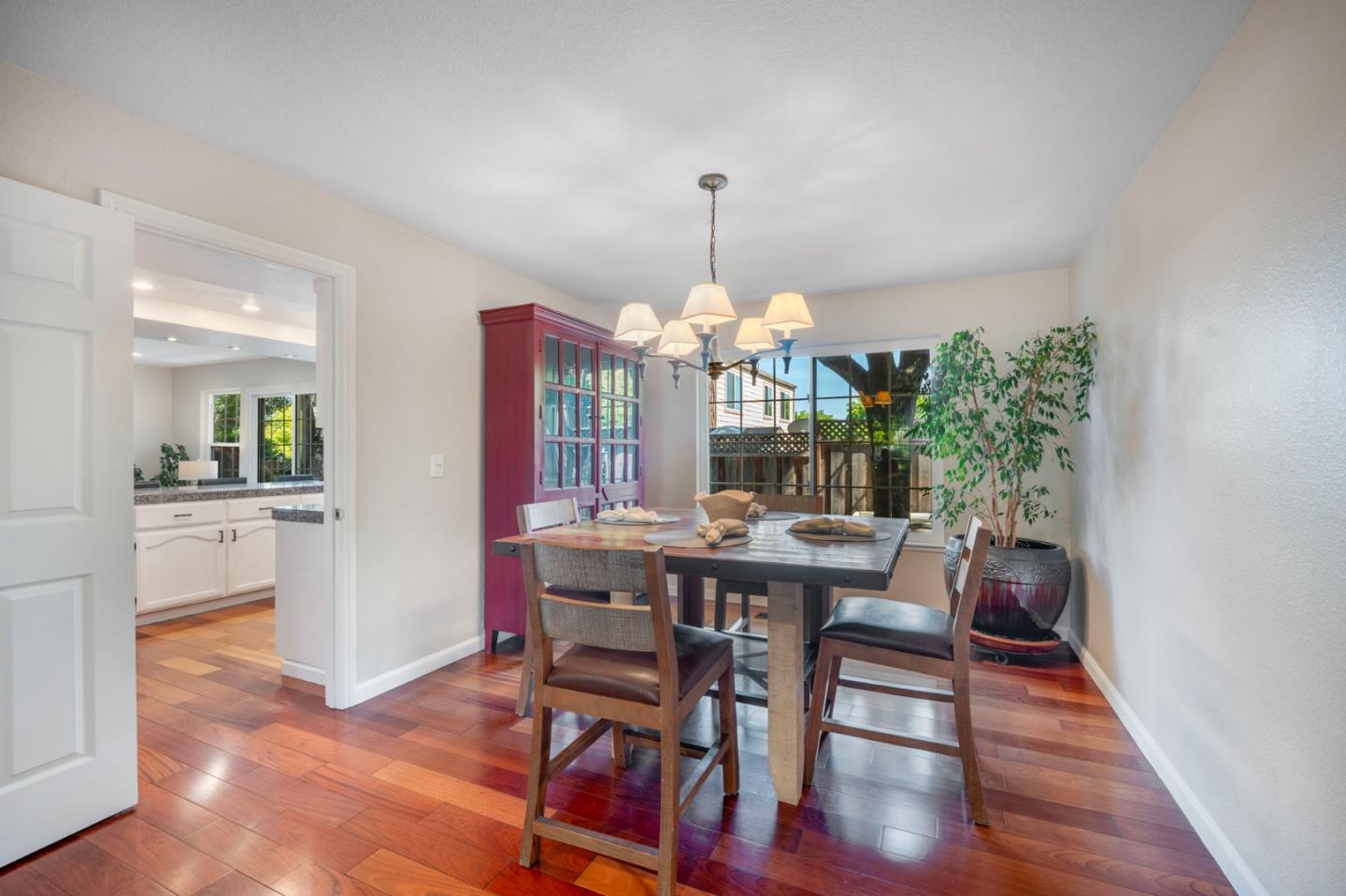 Detail Gallery Image 9 of 40 For 815 Oak Park Dr, Morgan Hill,  CA 95037 - 4 Beds | 2/1 Baths