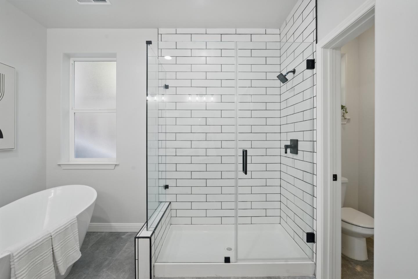 Detail Gallery Image 25 of 41 For 6868 Moore Dr, Oakland,  CA 94611 - 5 Beds | 4 Baths