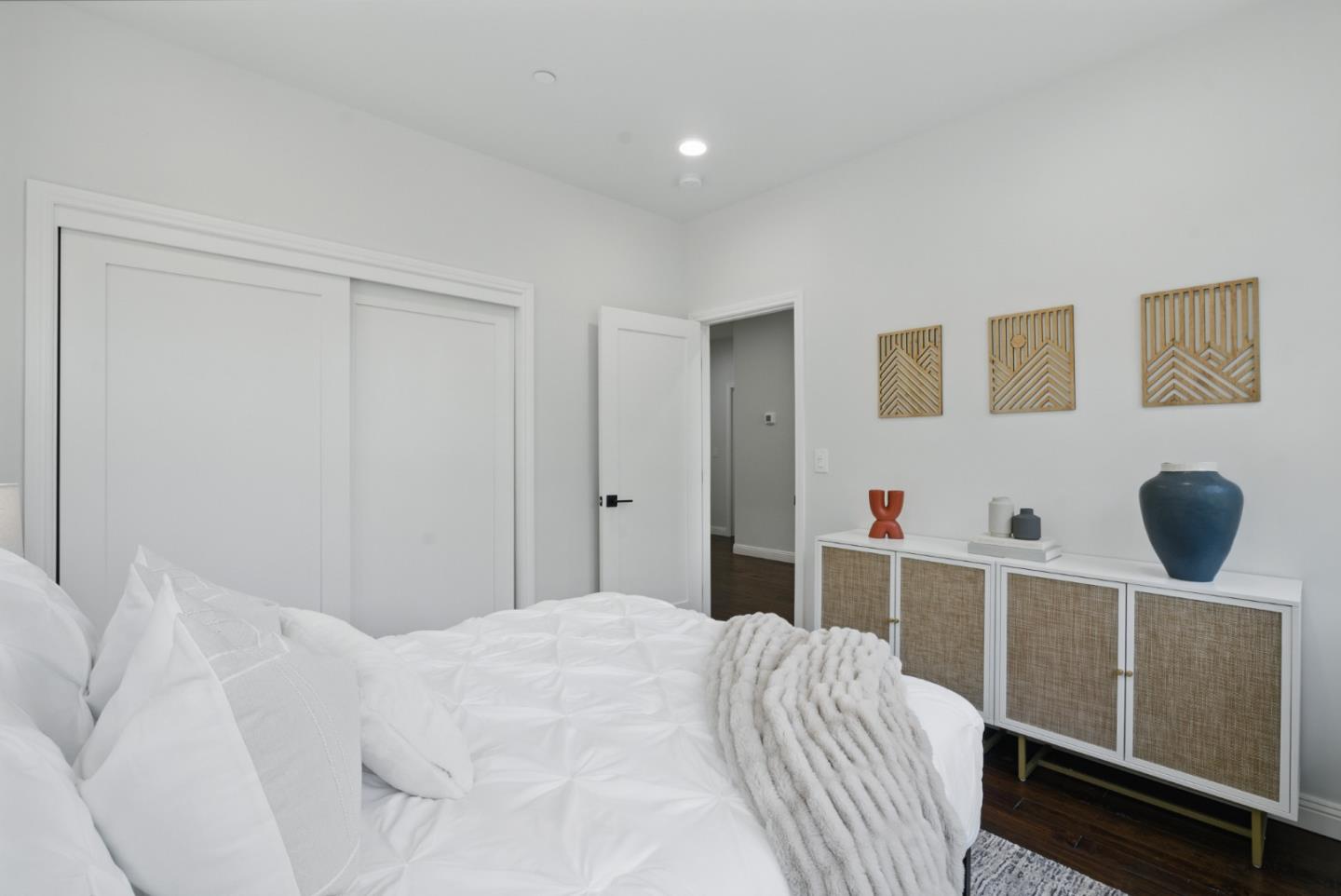 Detail Gallery Image 28 of 41 For 6868 Moore Dr, Oakland,  CA 94611 - 5 Beds | 4 Baths