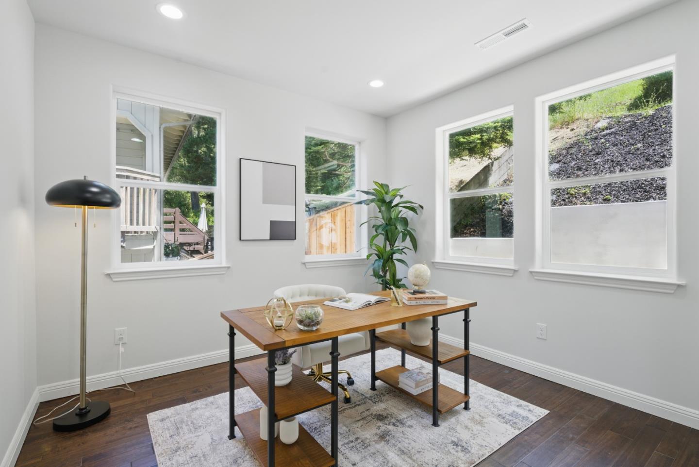Detail Gallery Image 30 of 41 For 6868 Moore Dr, Oakland,  CA 94611 - 5 Beds | 4 Baths
