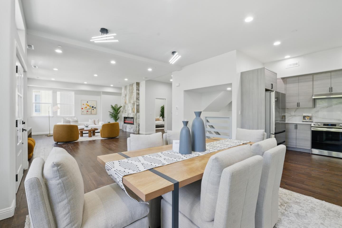 Detail Gallery Image 7 of 41 For 6868 Moore Dr, Oakland,  CA 94611 - 5 Beds | 4 Baths