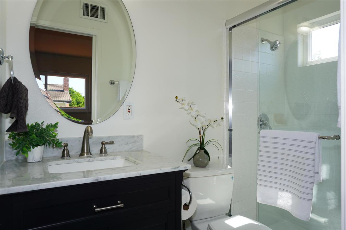 Detail Gallery Image 10 of 13 For 2375 Cabrillo Ave, Santa Clara,  CA 95050 - 3 Beds | 2 Baths