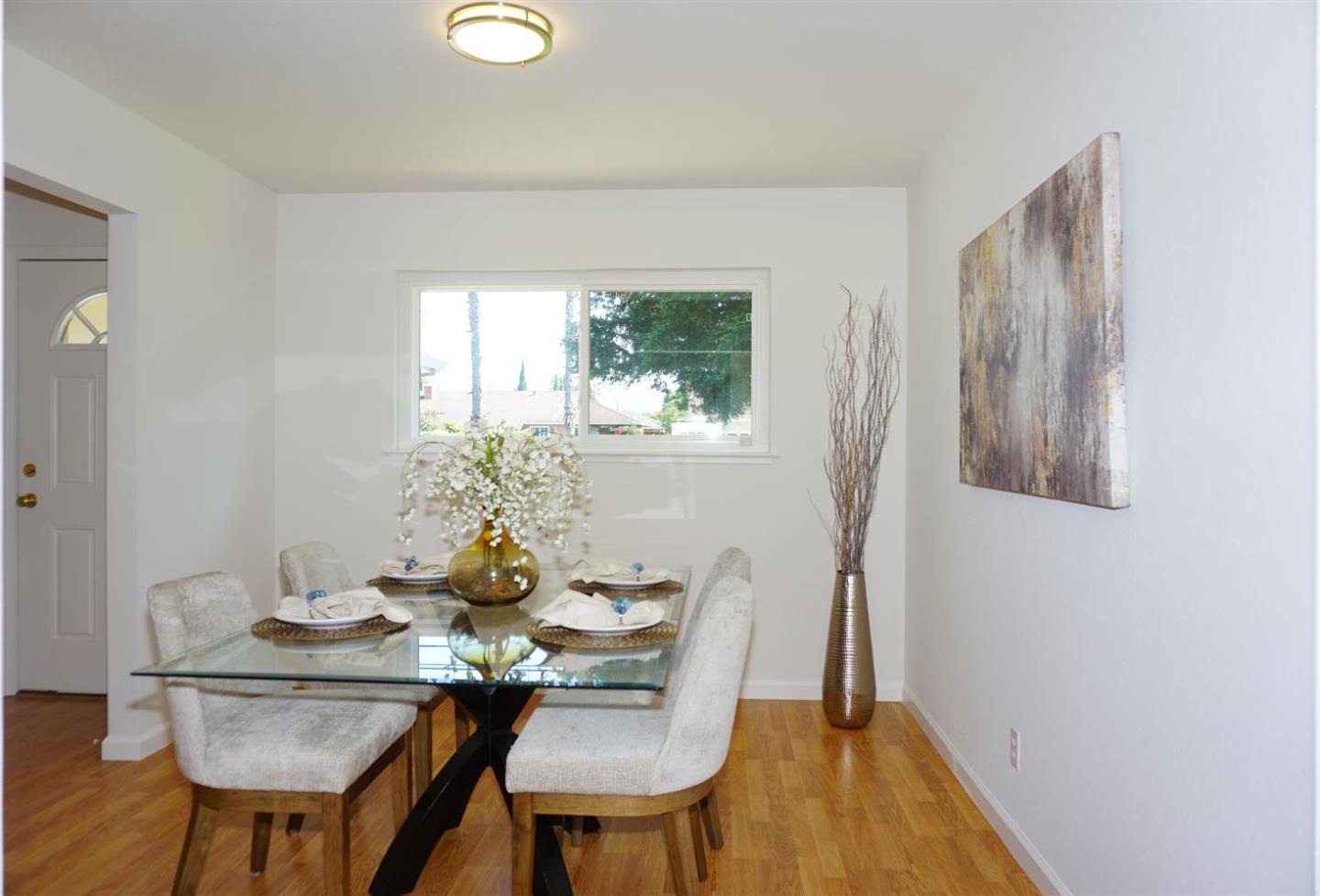 Detail Gallery Image 6 of 13 For 2375 Cabrillo Ave, Santa Clara,  CA 95050 - 3 Beds | 2 Baths