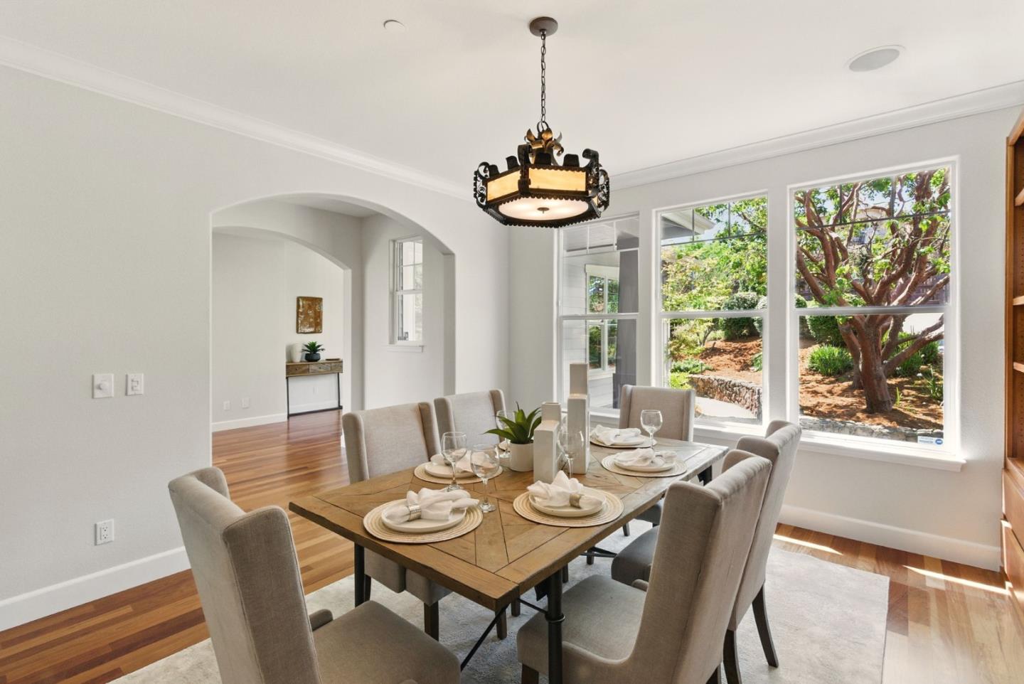Detail Gallery Image 12 of 33 For 23 Pinnacle Dr, Petaluma,  CA 94952 - 4 Beds | 3/1 Baths